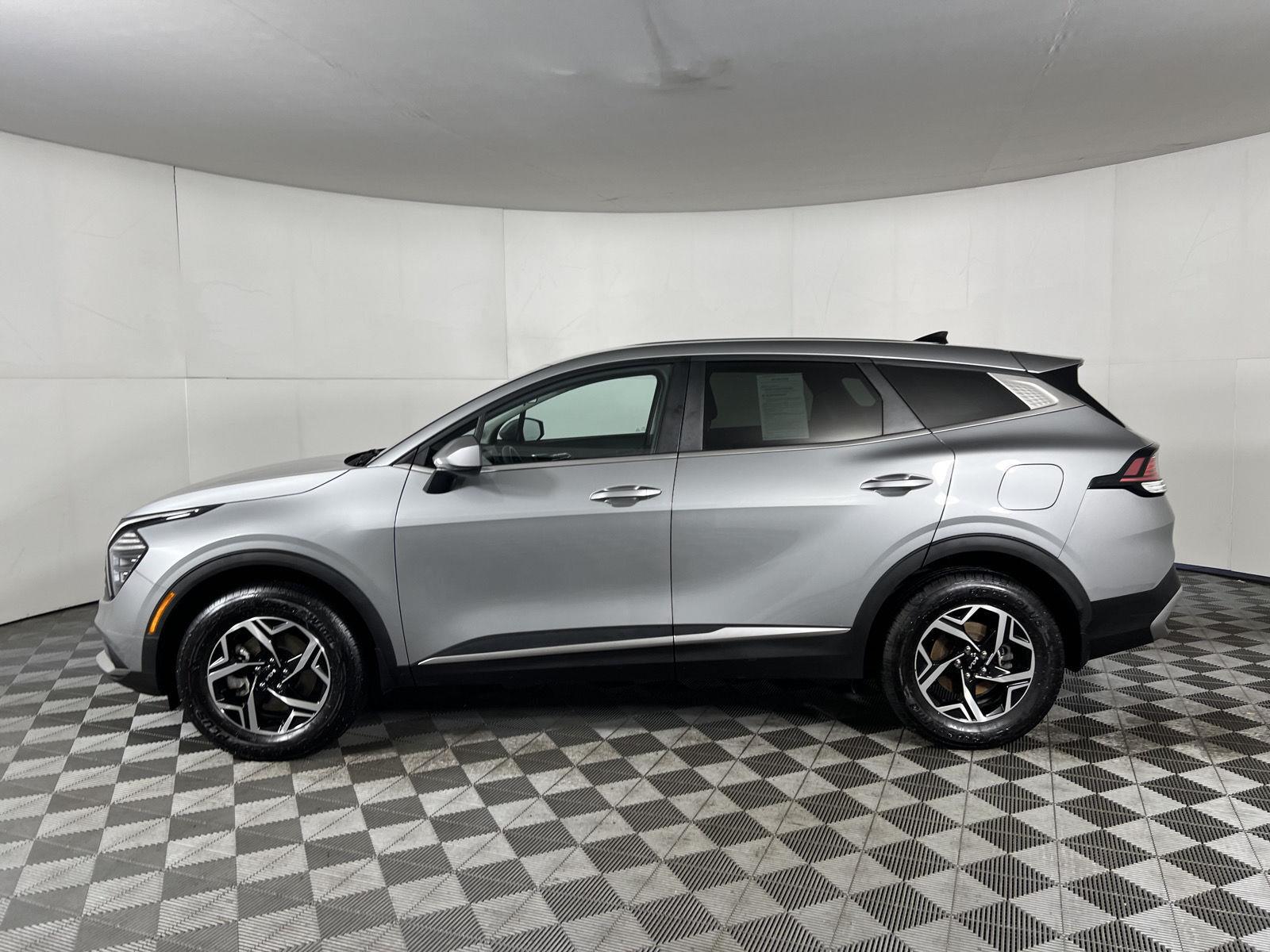 Certified Used 2024 Steel Gray Kia LX image 6
