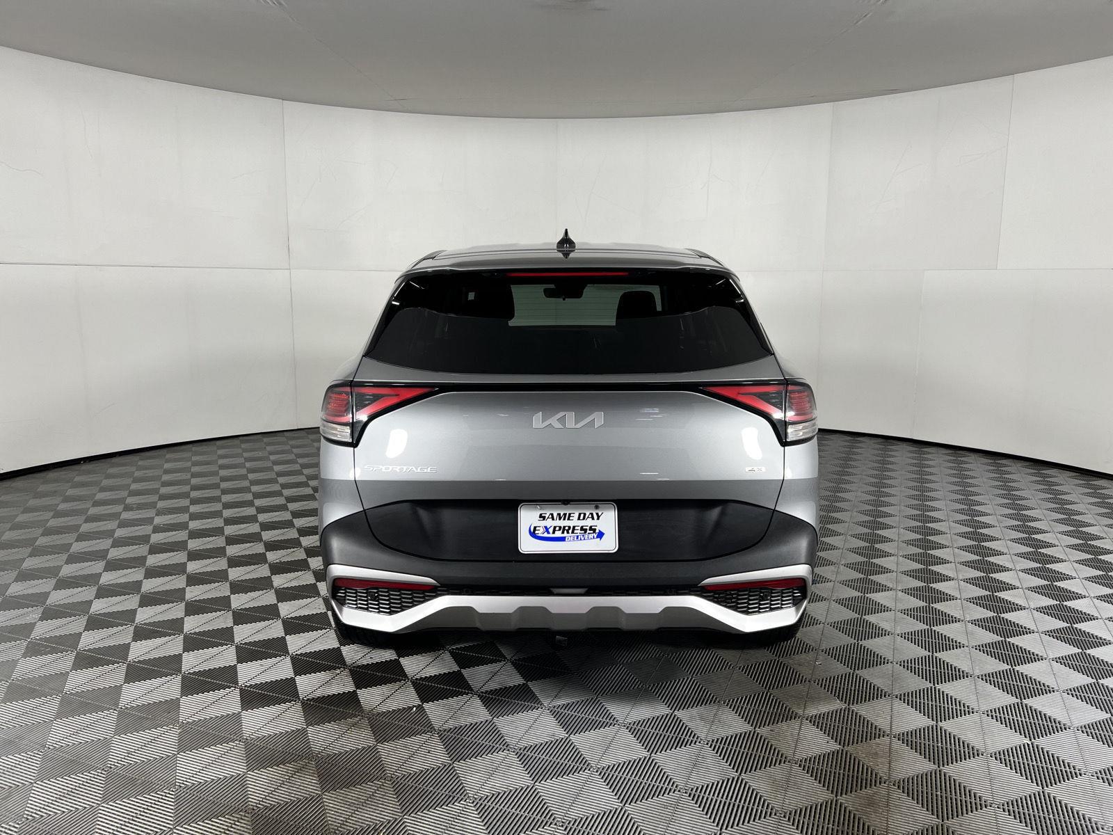 Certified Used 2024 Steel Gray Kia LX image 8