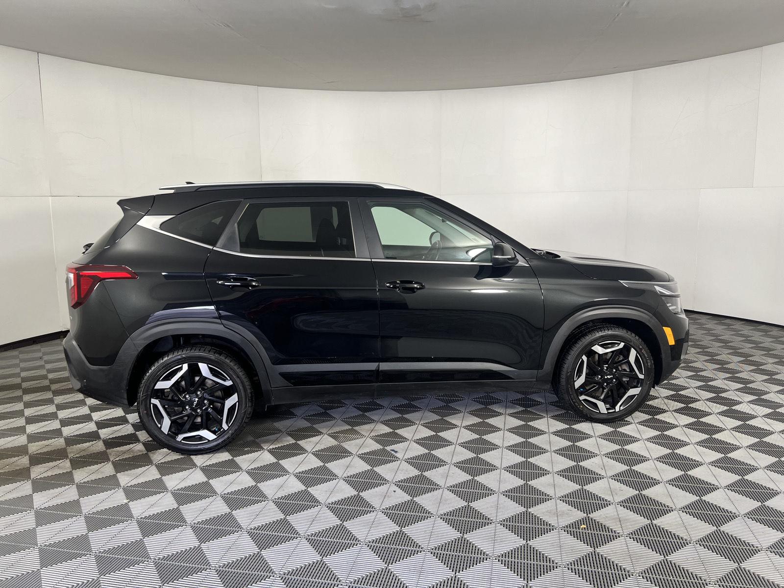 Used 2024 Fusion Black Kia SX image 12