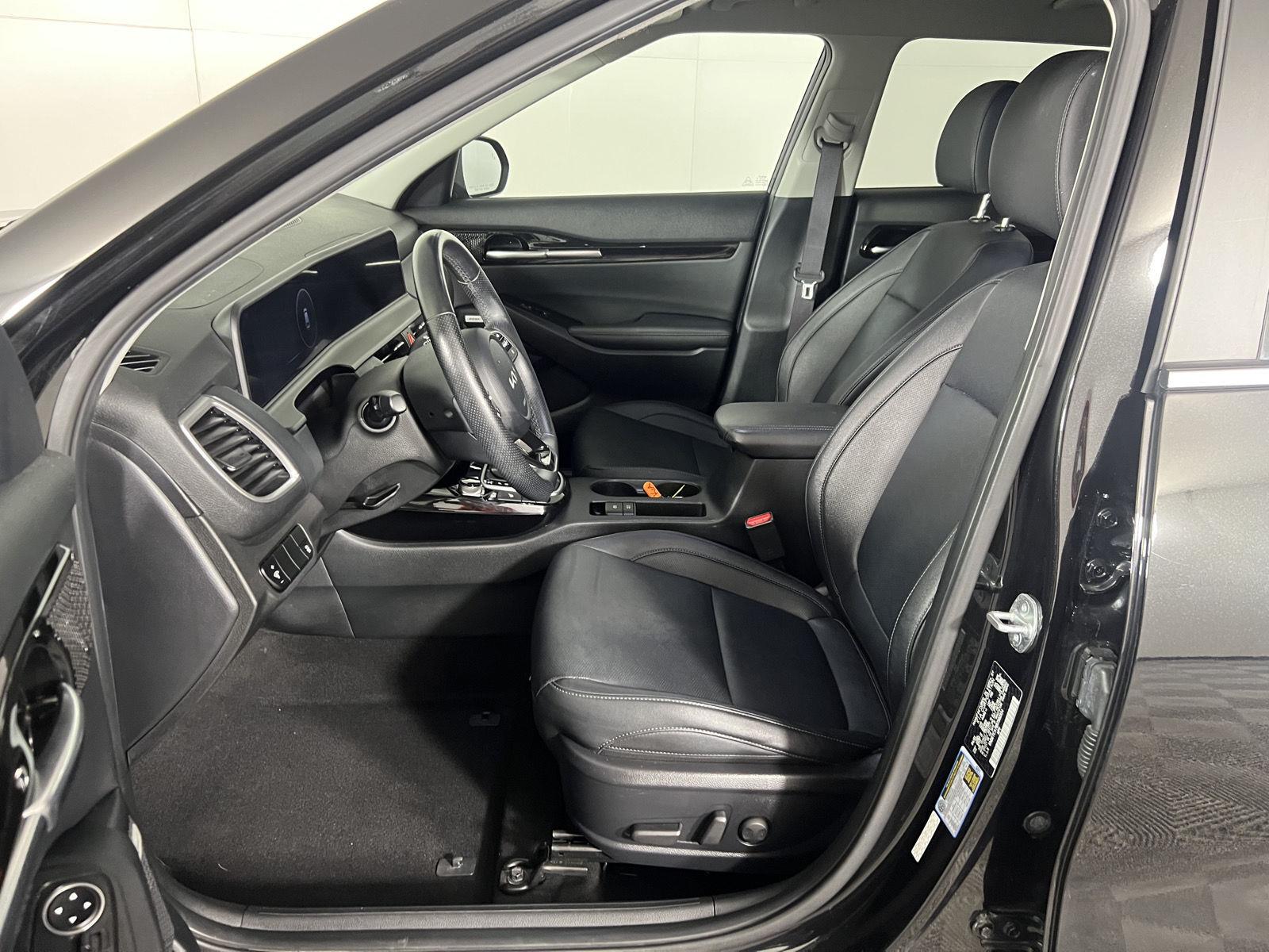 Used 2024 Fusion Black Kia SX image 15