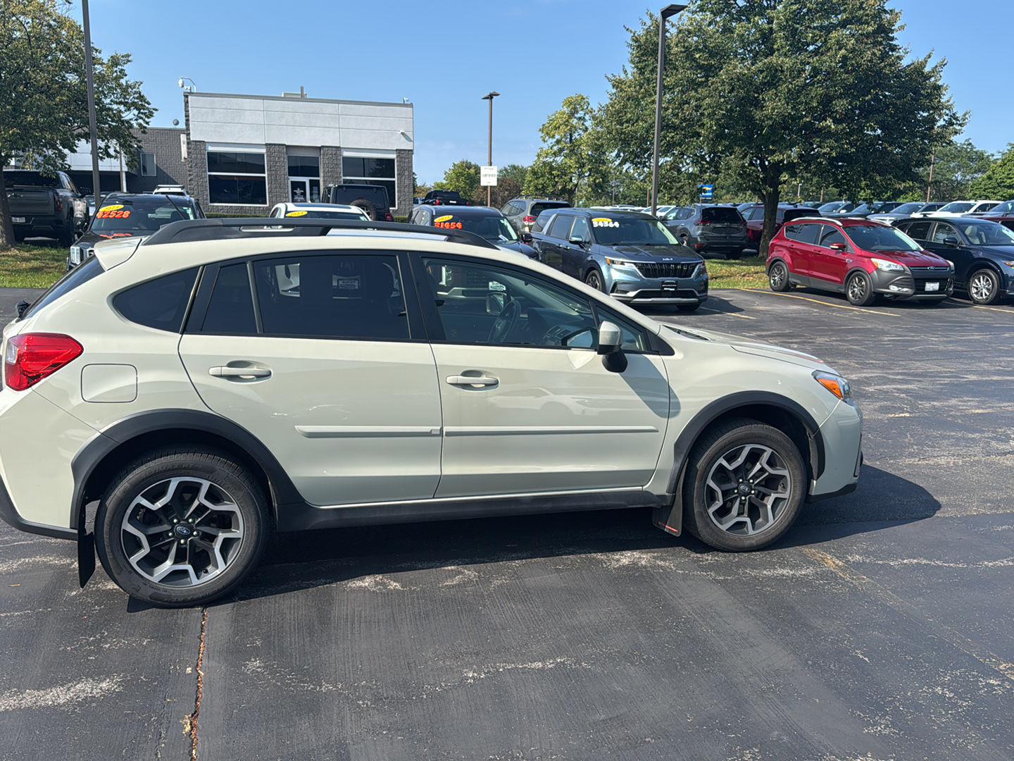 Used 2016 Desert Khaki Subaru Premium image 8