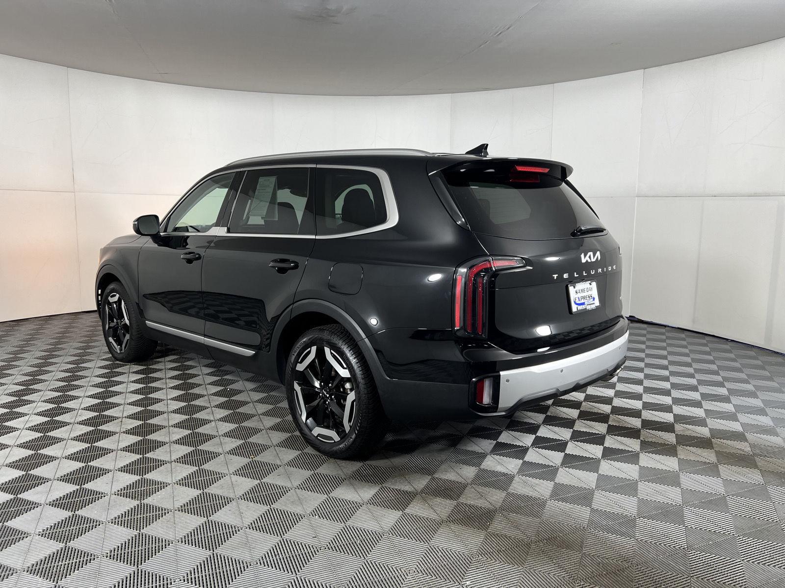 Certified Used 2024 Ebony Black Kia EX image 6