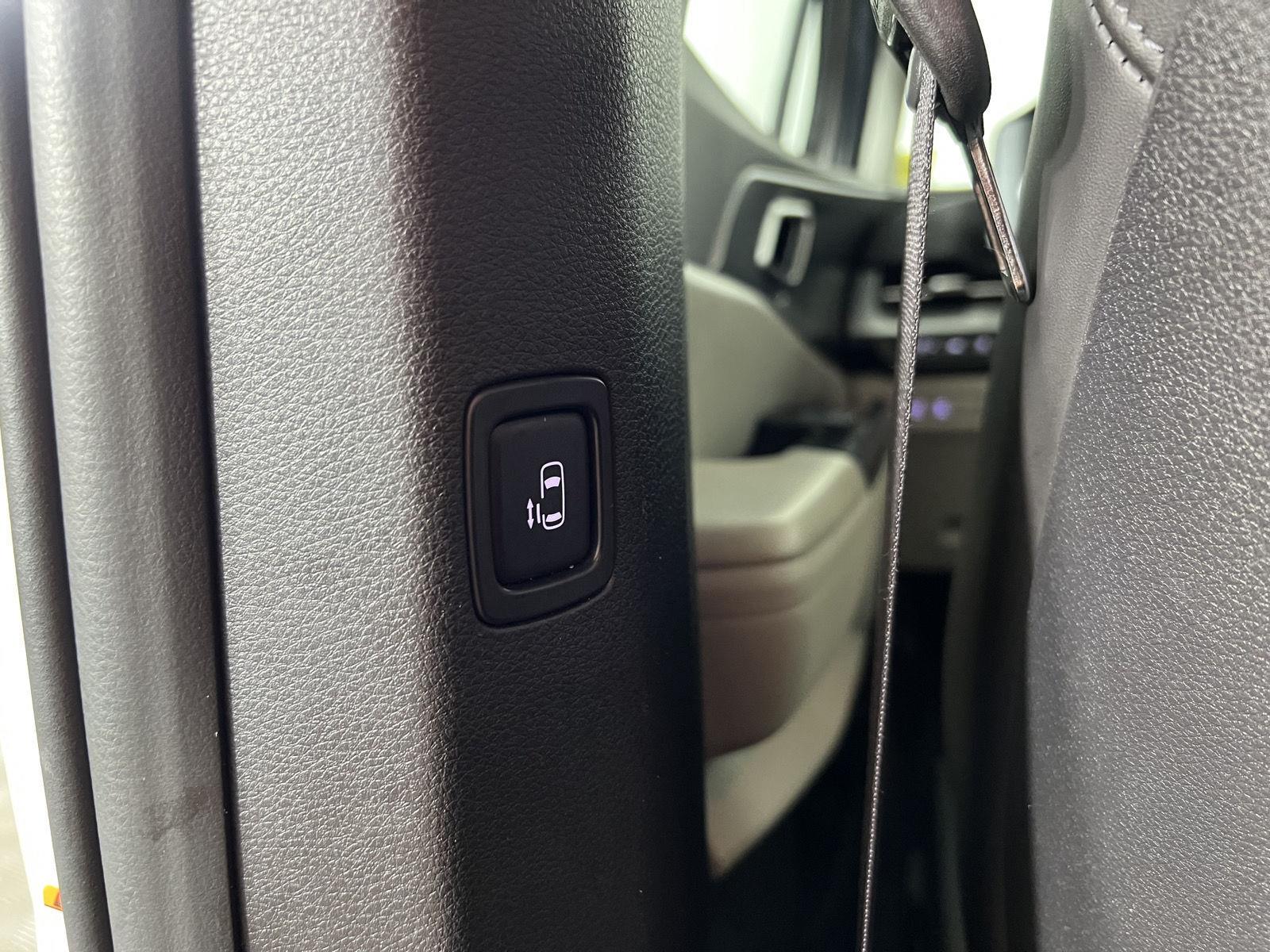 Certified Used 2024 Snow White Pearl Kia LX image 5