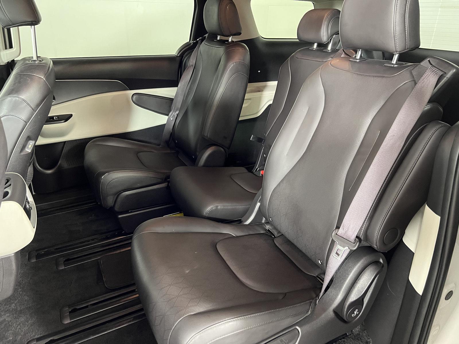 Certified Used 2024 Snow White Pearl Kia LX image 6