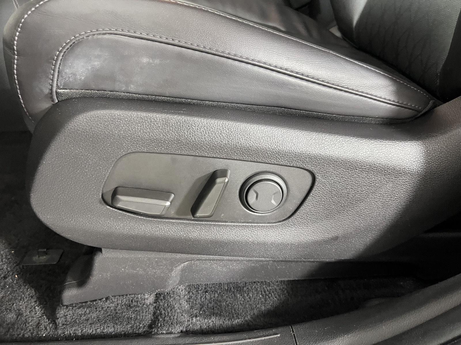 Certified Used 2024 Snow White Pearl Kia LX image 16