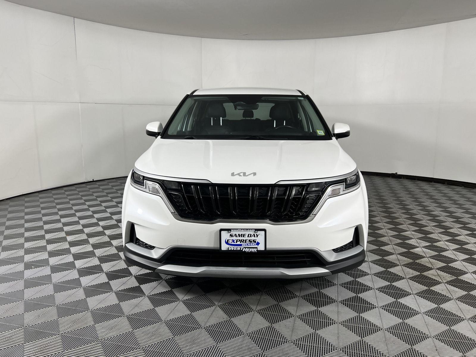 Certified Used 2024 Snow White Pearl Kia LX image 20