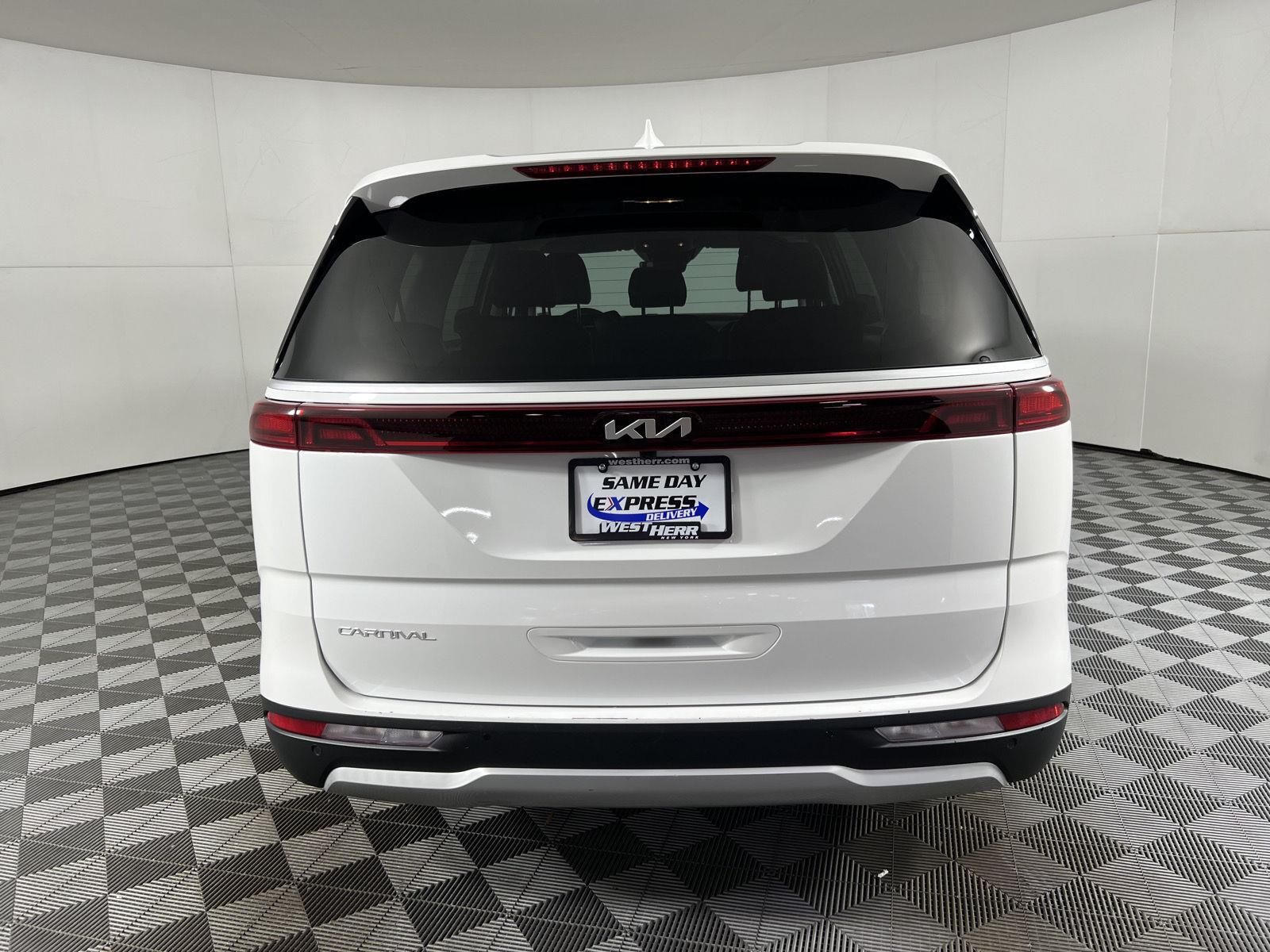 Certified Used 2024 Snow White Pearl Kia LX image 25