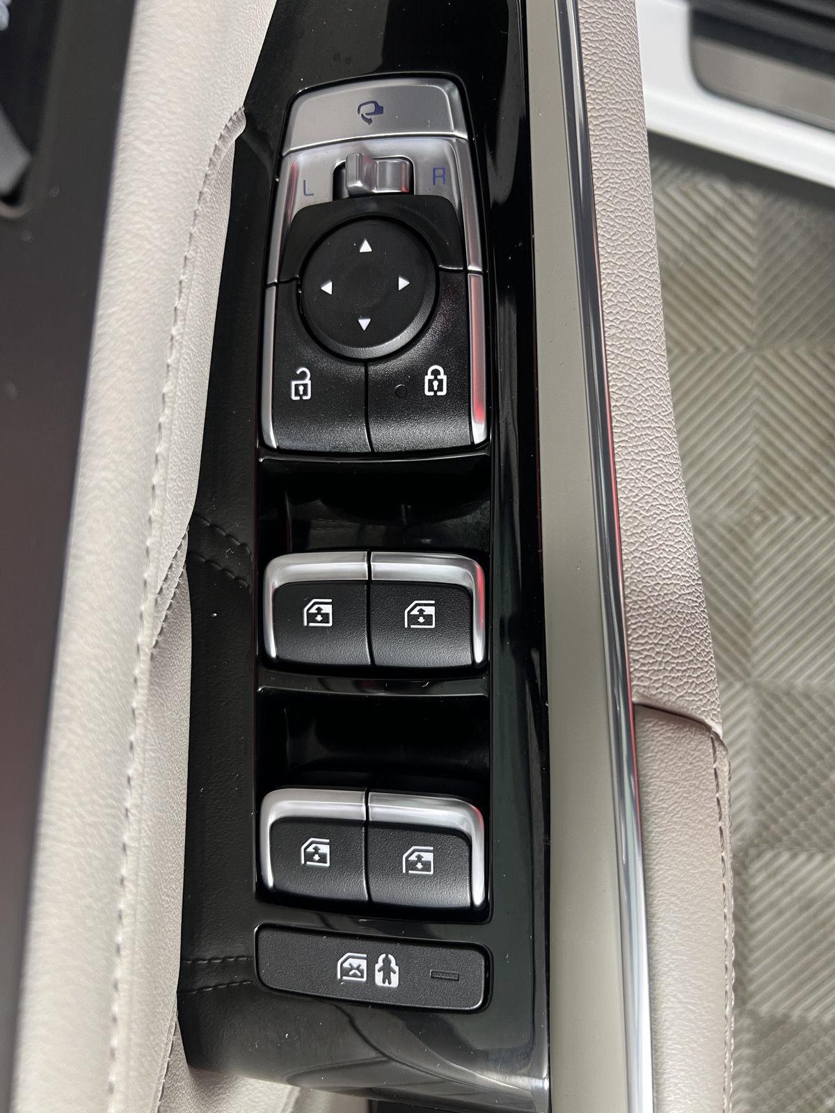 Certified Used 2023 Snow White Pearl Kia SX Prestige image 17