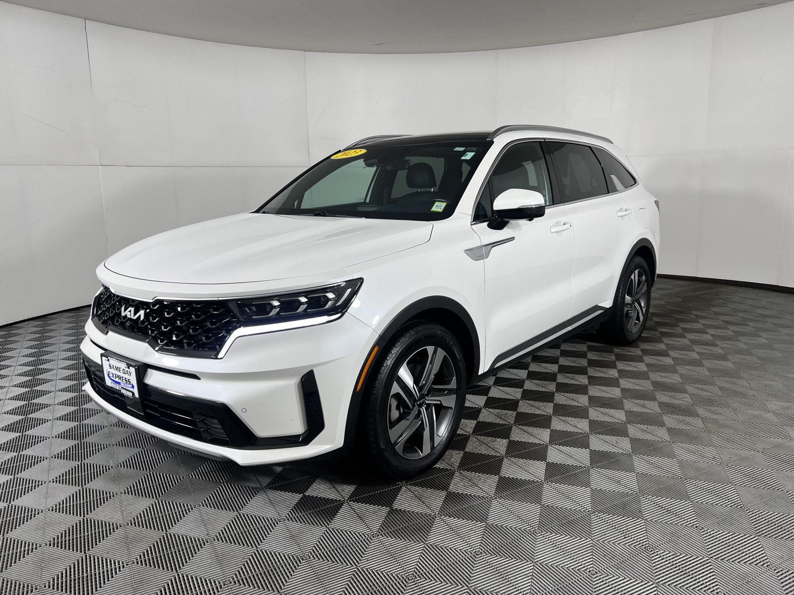 Certified Used 2023 Snow White Pearl Kia SX Prestige image 4