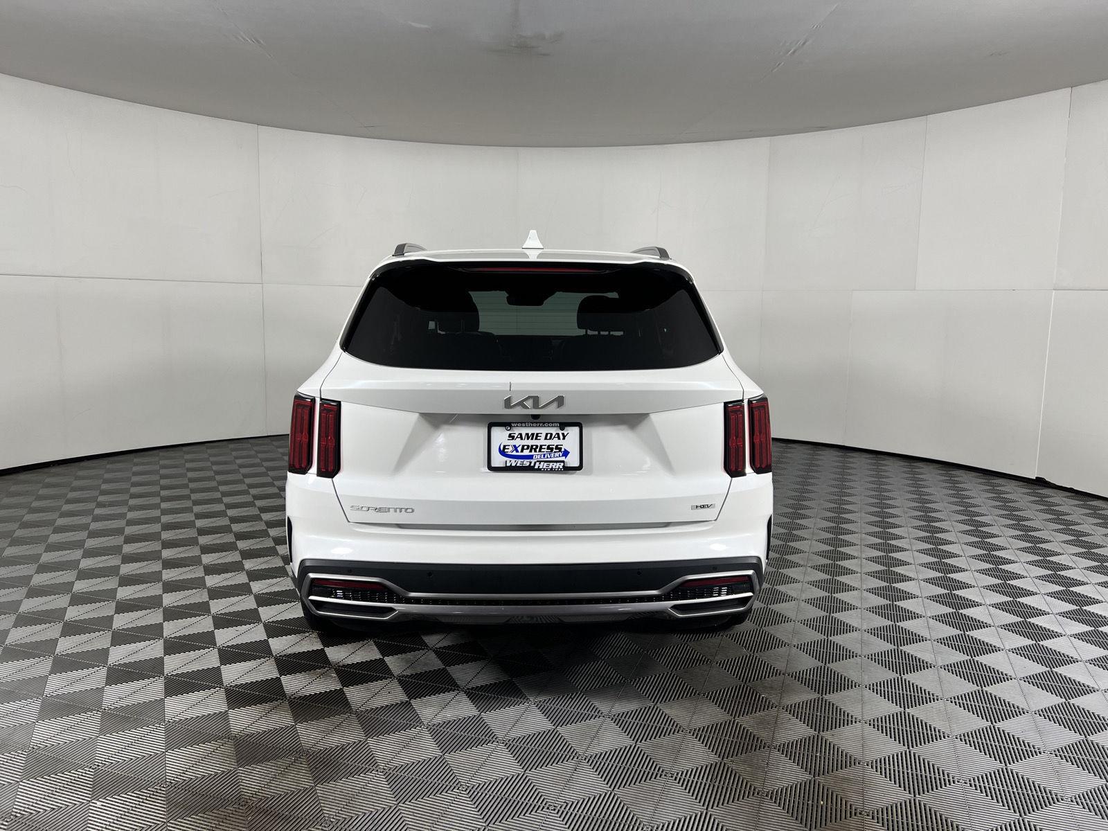 Certified Used 2023 Snow White Pearl Kia SX Prestige image 23