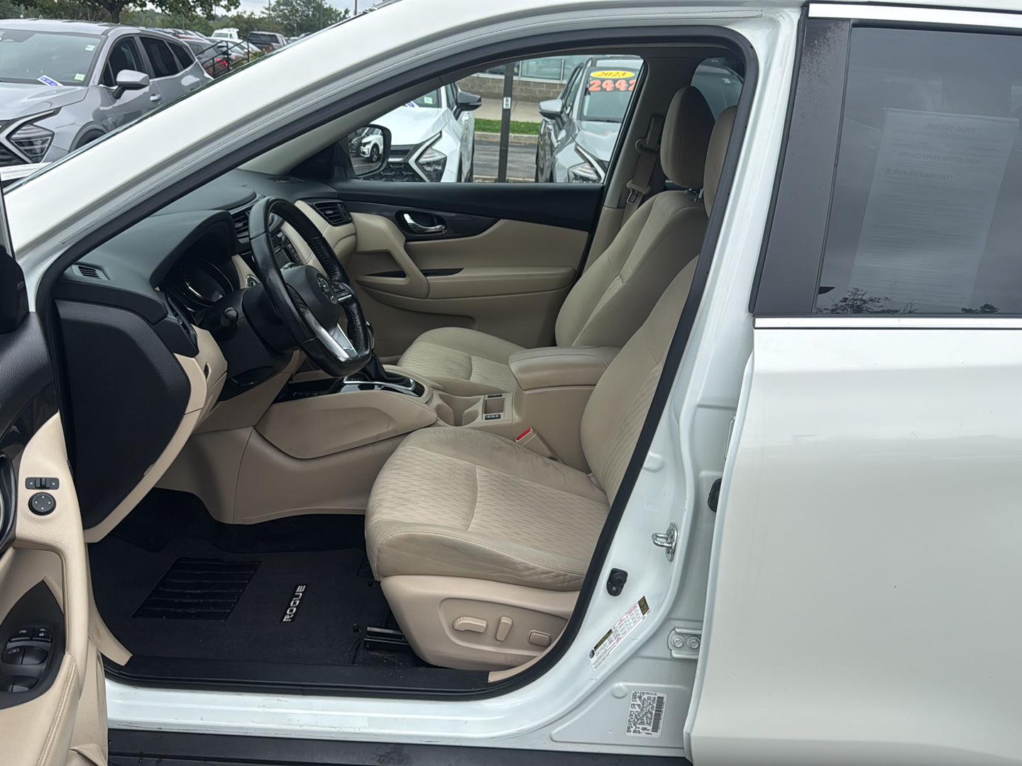 Used 2020 Pearl White Tricoat Nissan SV image 10