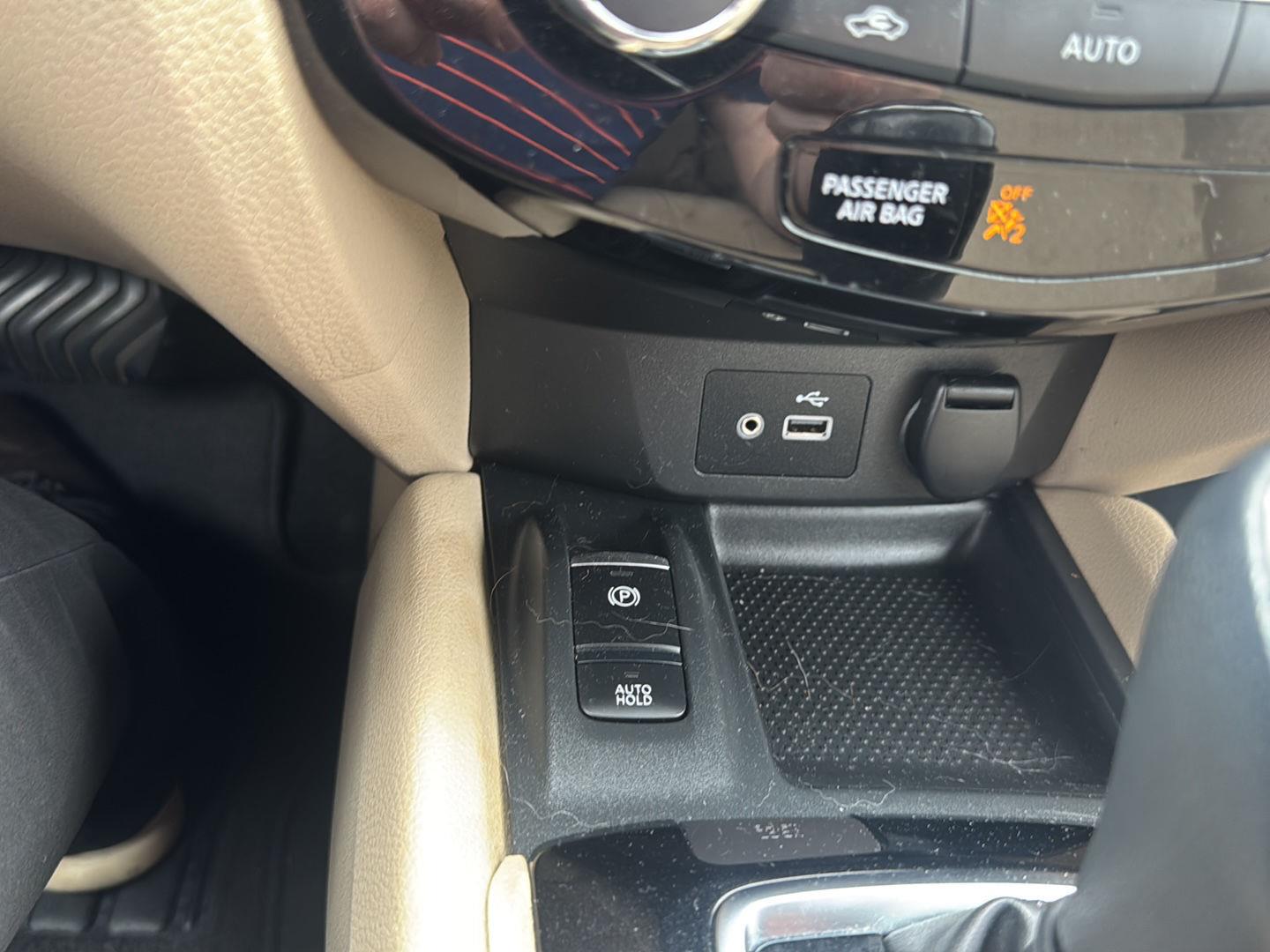 Used 2020 Pearl White Tricoat Nissan SV image 20