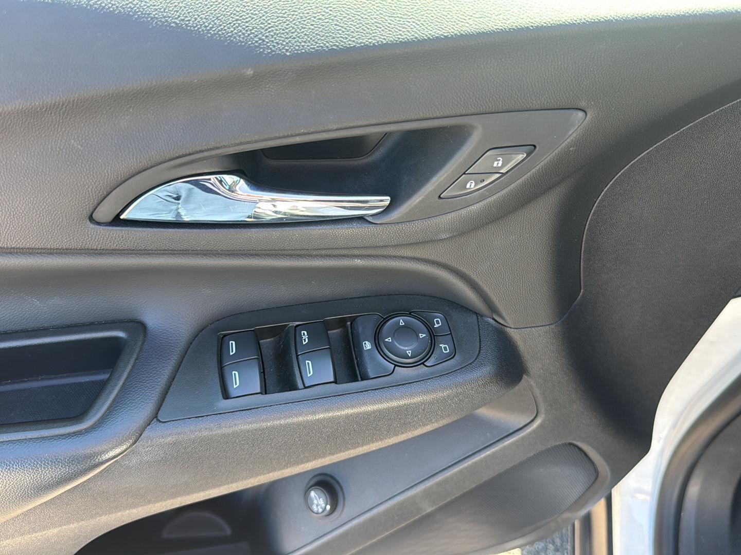 Used 2024 Summit White Chevrolet LT image 12