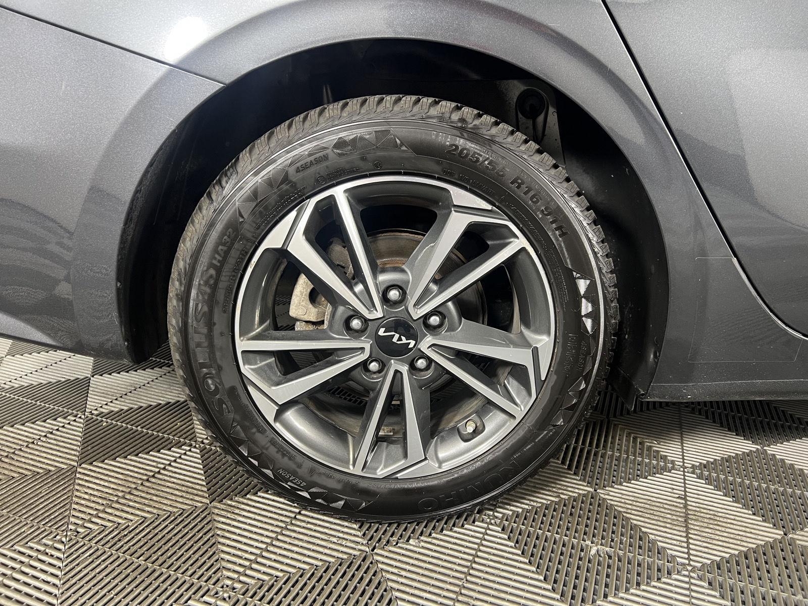 Certified Used 2024 Gravity Gray Kia LXS image 12