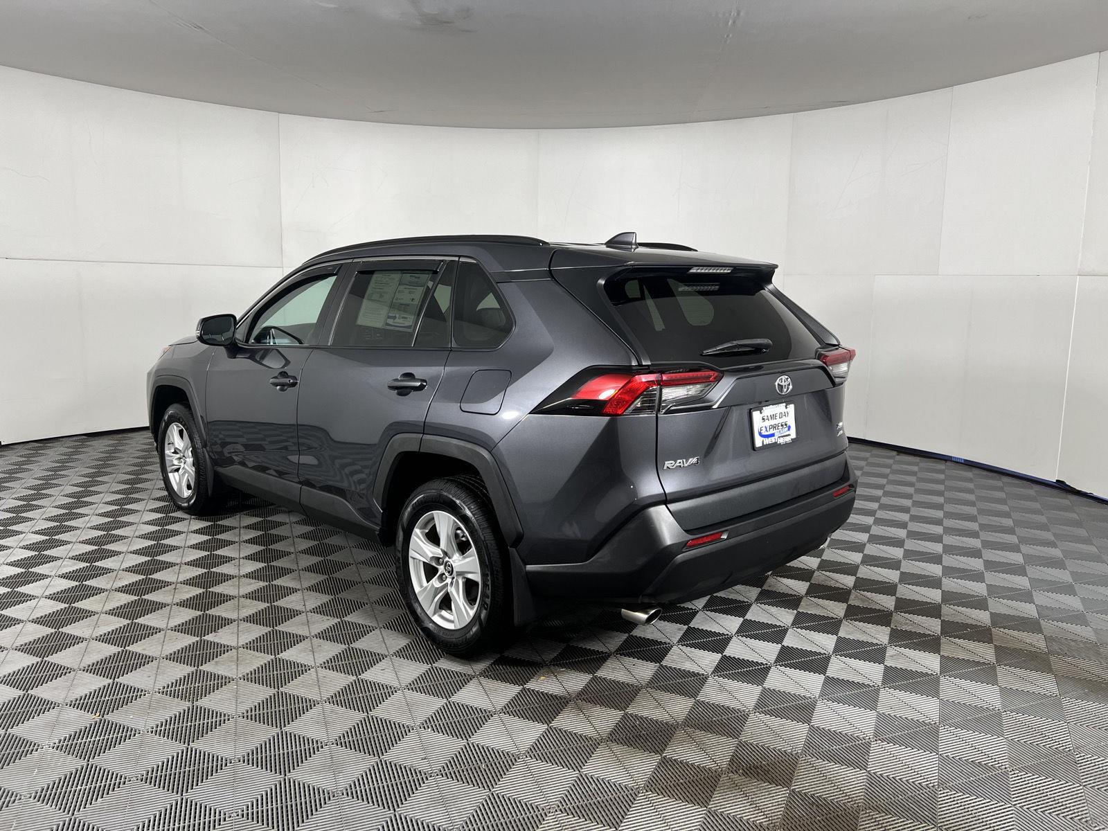 Used 2019 Magnetic Gray Metallic Toyota XLE image 6