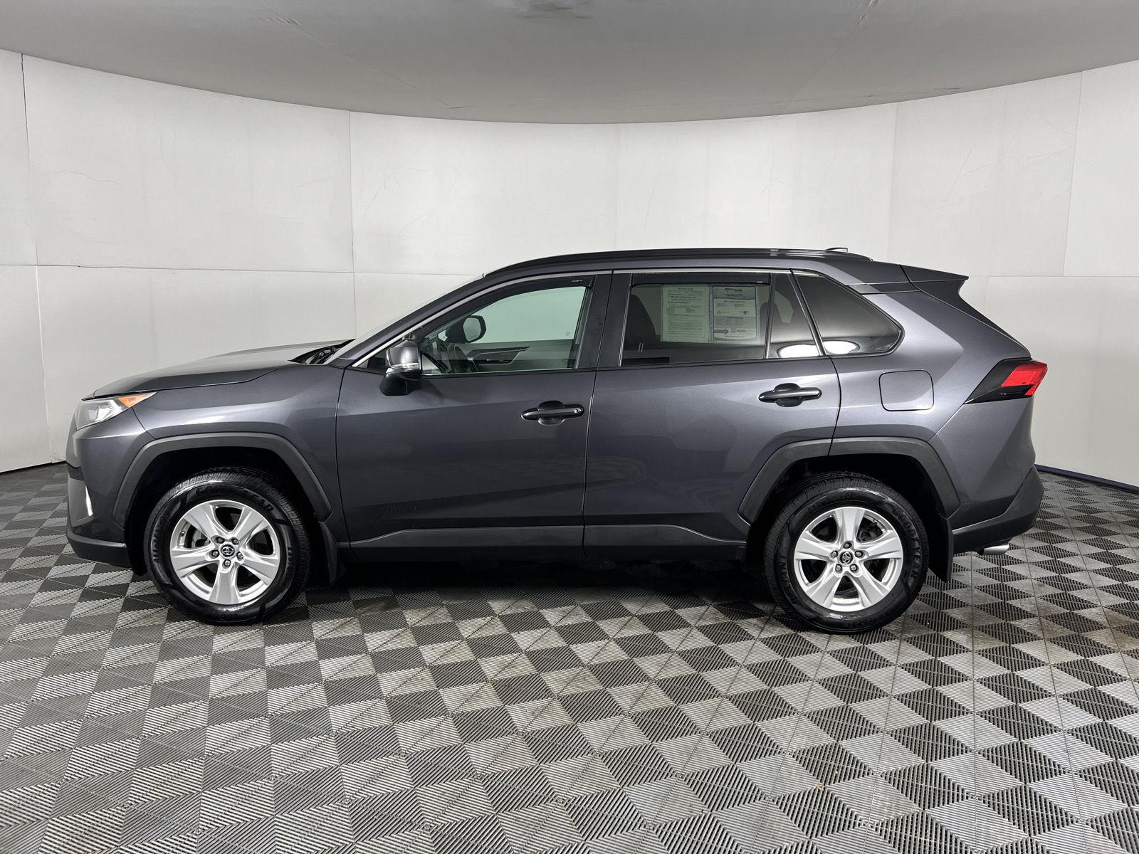 Used 2019 Magnetic Gray Metallic Toyota XLE image 5