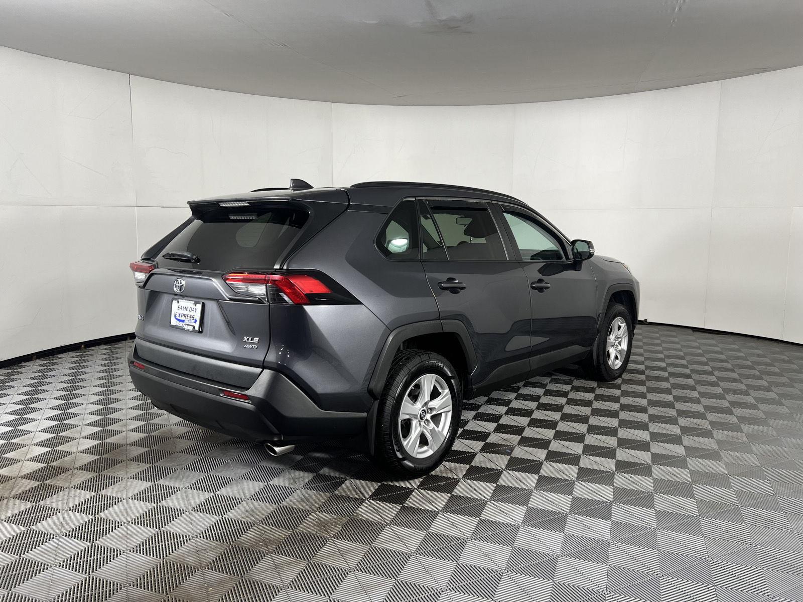 Used 2019 Magnetic Gray Metallic Toyota XLE image 9