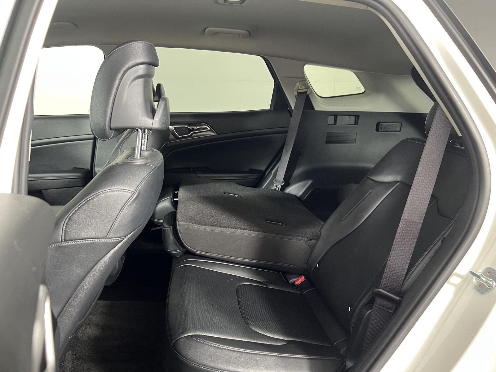 Certified Used 2023 Snow White Pearl Kia EX image 27