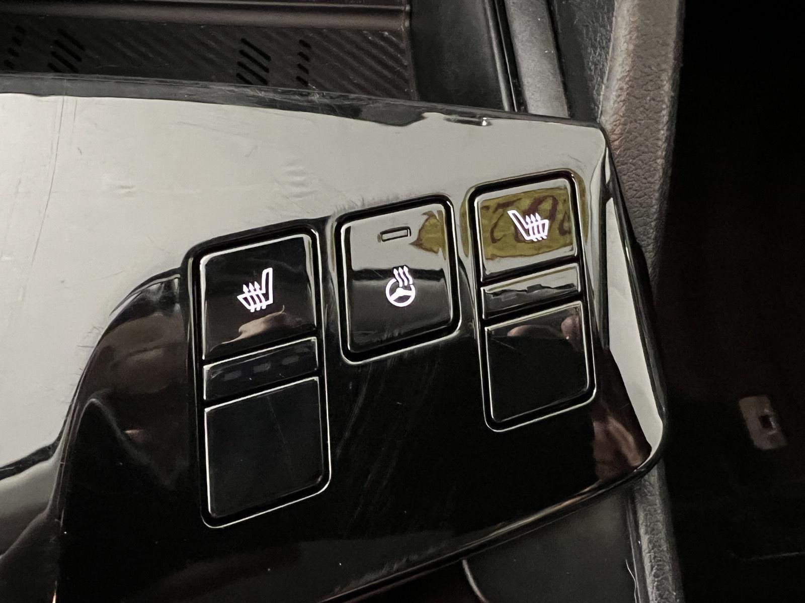 Certified Used 2023 Snow White Pearl Kia EX image 26