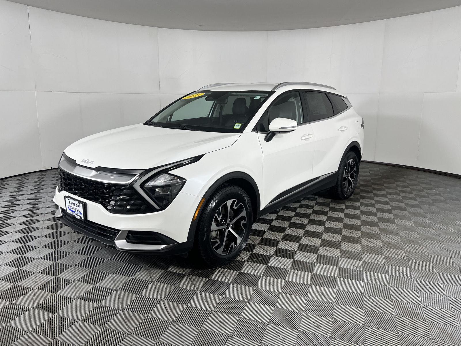 Certified Used 2023 Snow White Pearl Kia EX image 4