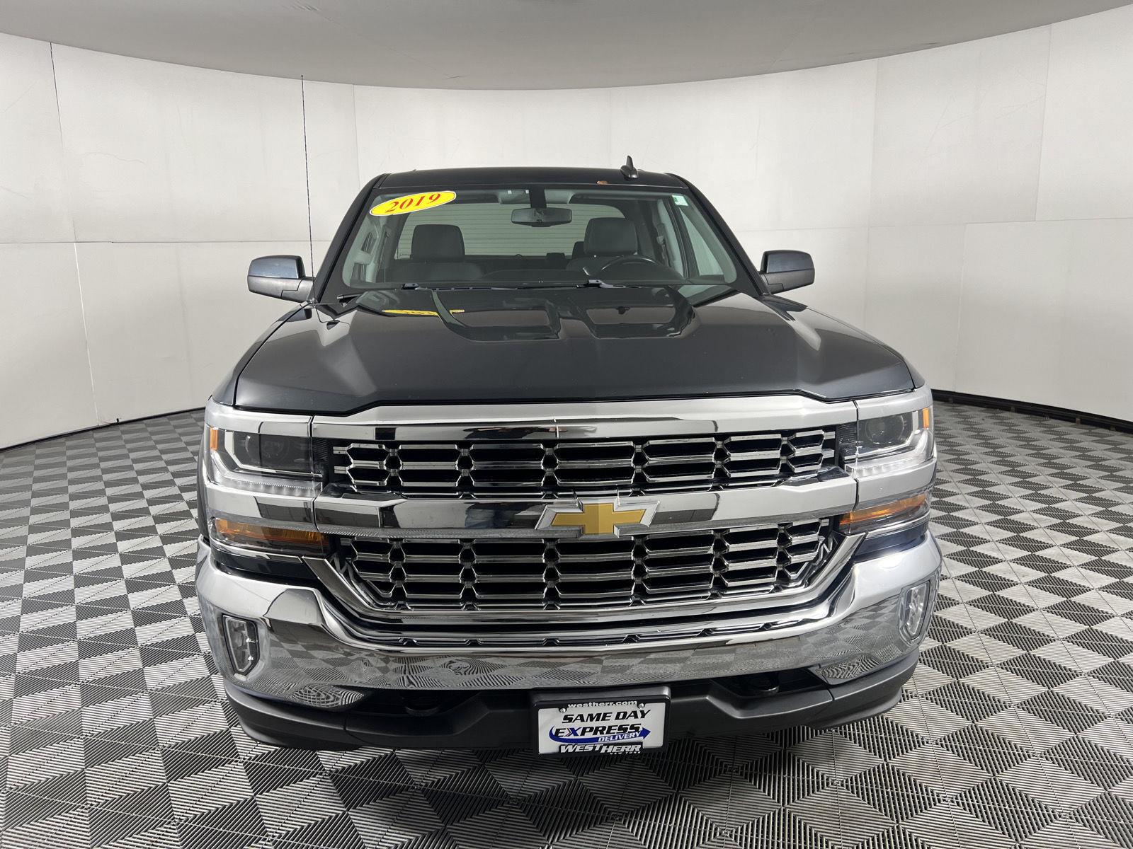 Used 2019 Graphite Metallic Chevrolet LT image 2