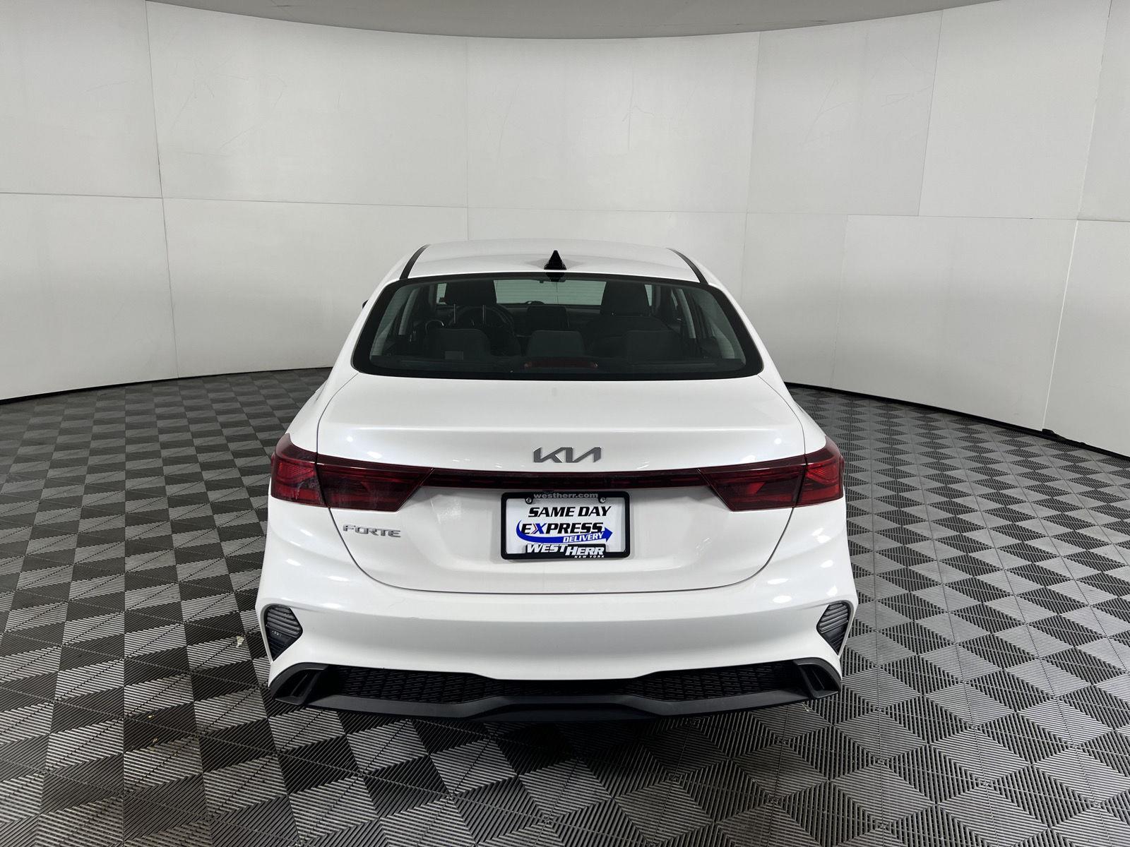 Certified Used 2024 Snow White Pearl Kia LXS image 7