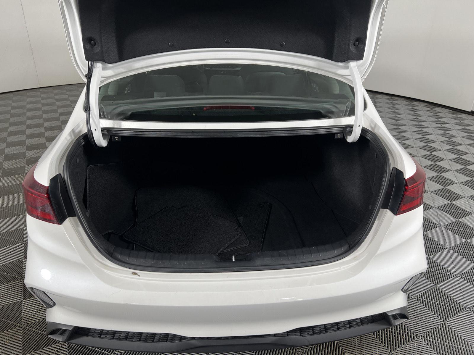 Certified Used 2024 Snow White Pearl Kia LXS image 8