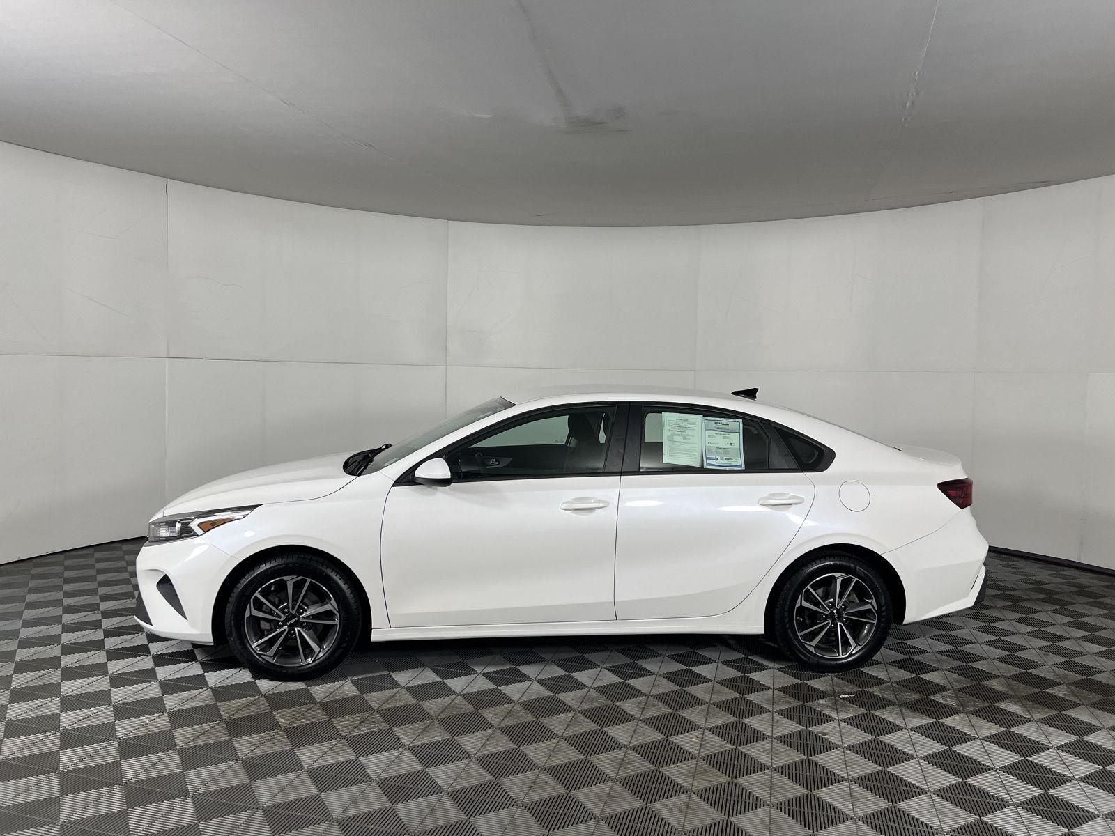 Certified Used 2024 Snow White Pearl Kia LXS image 5
