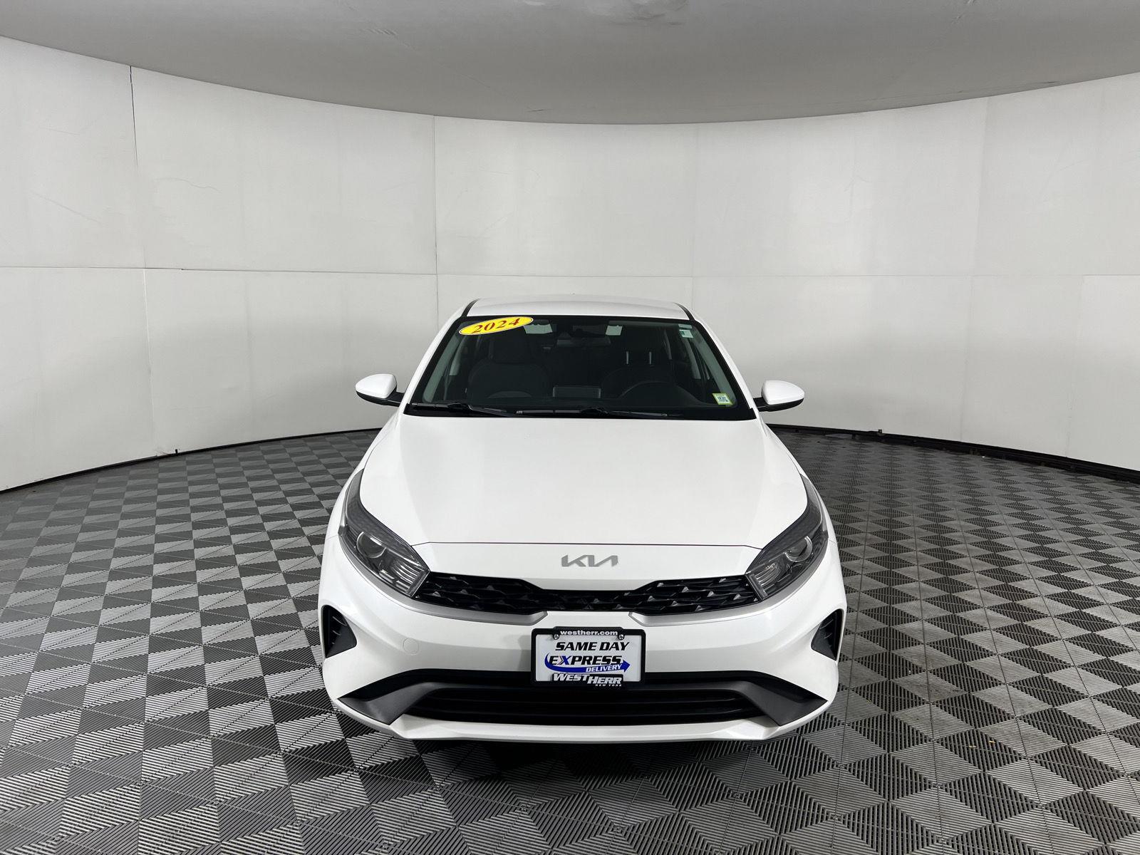 Certified Used 2024 Snow White Pearl Kia LXS image 2