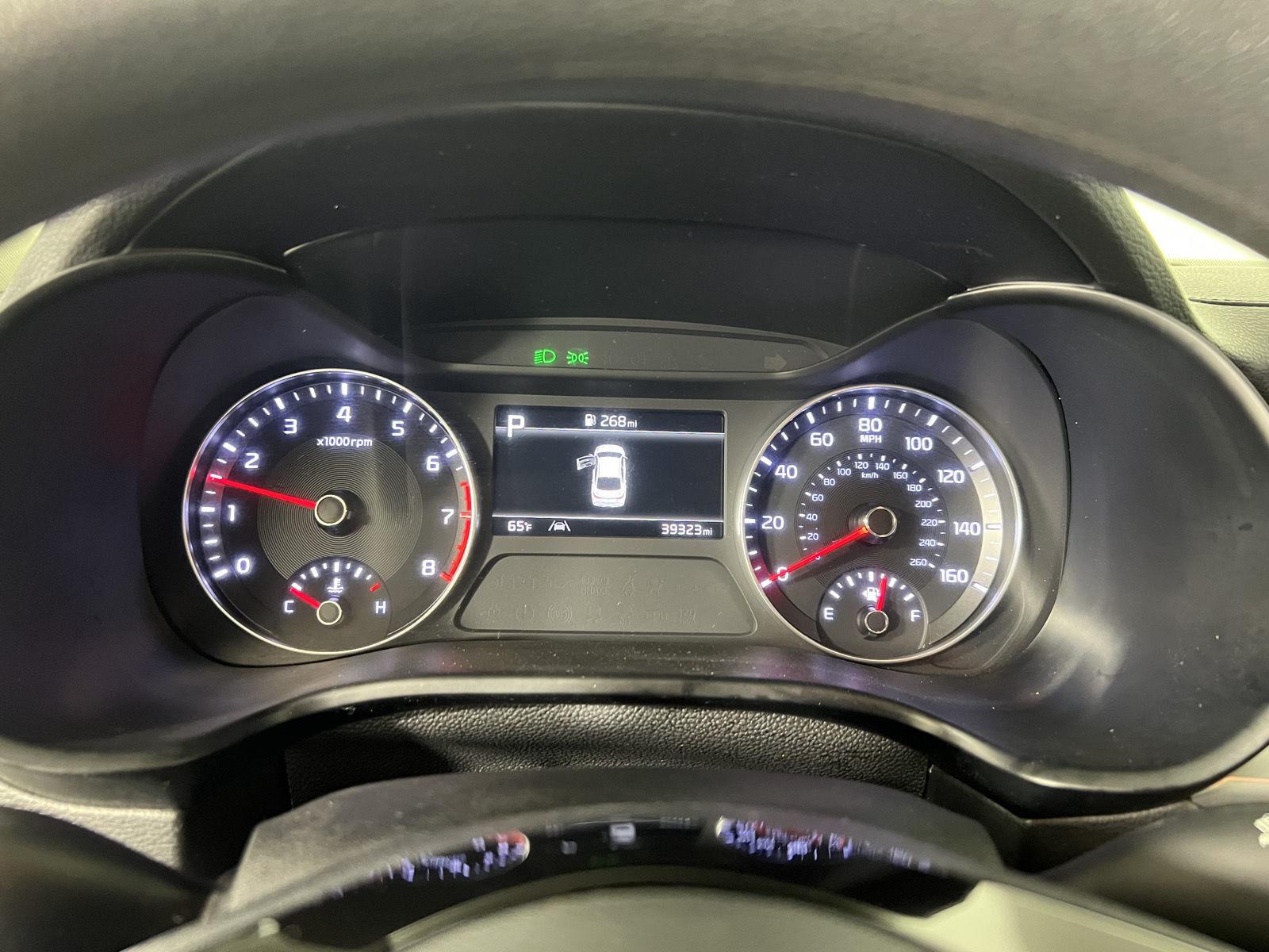 Certified Used 2024 Snow White Pearl Kia LXS image 16
