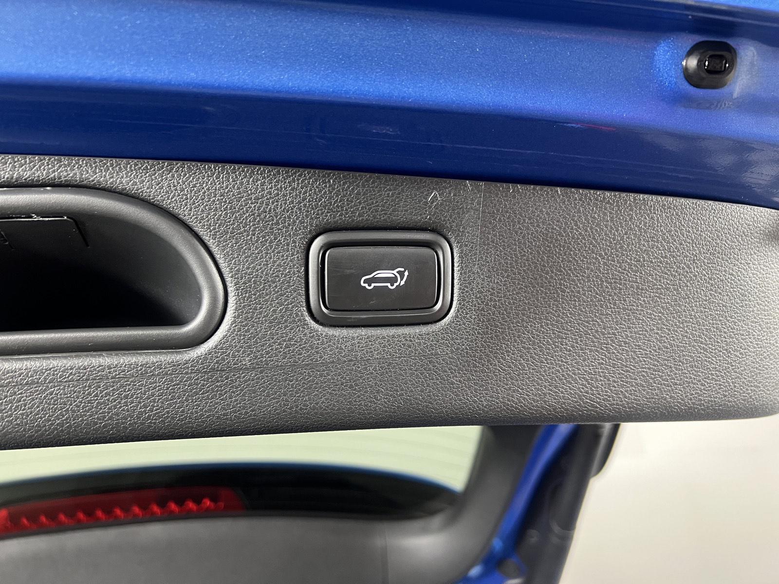 Used 2017 Caribbean Blue Hyundai Limited image 25