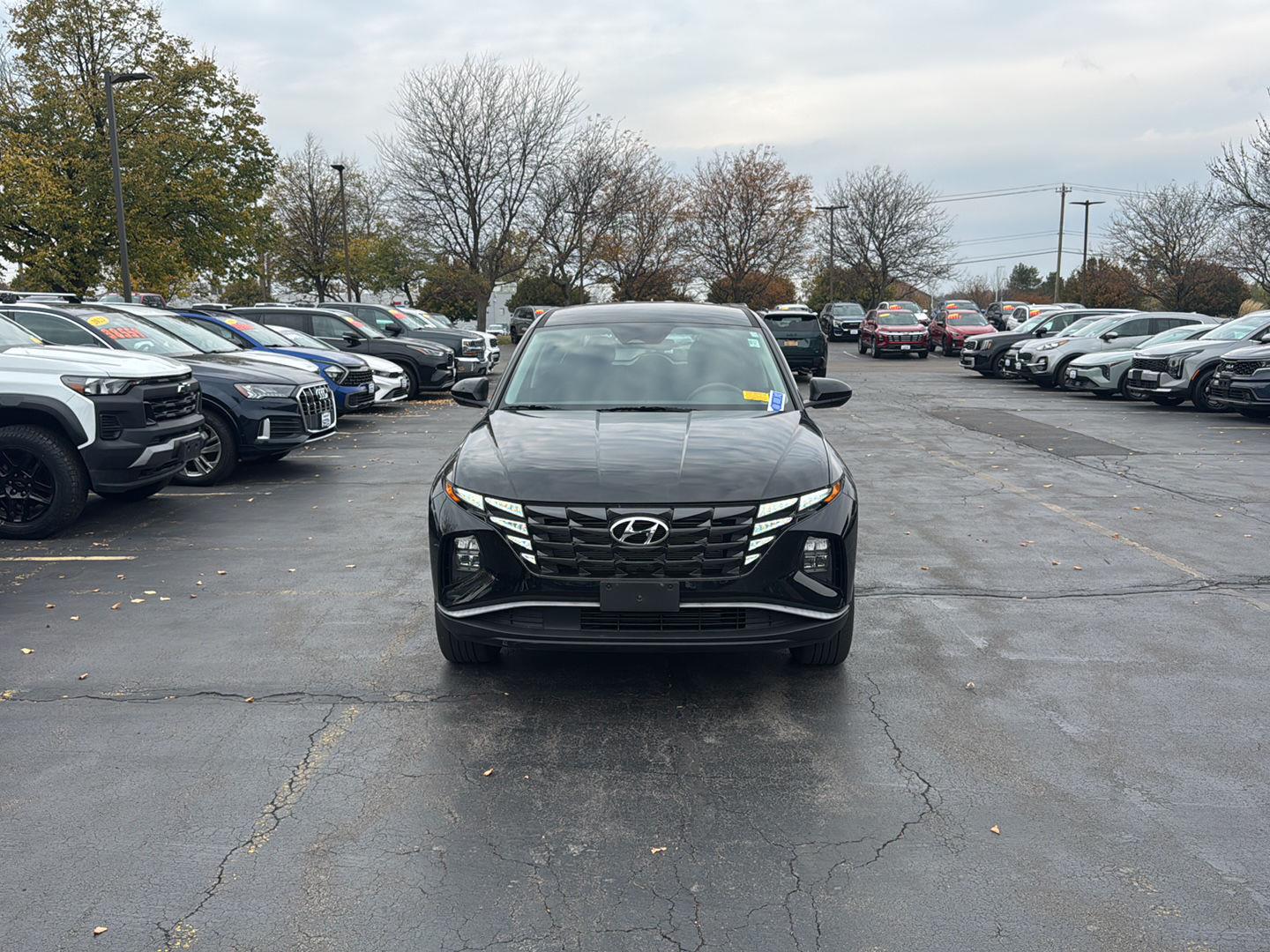 Used 2024 Black Pearl Hyundai SE image 4