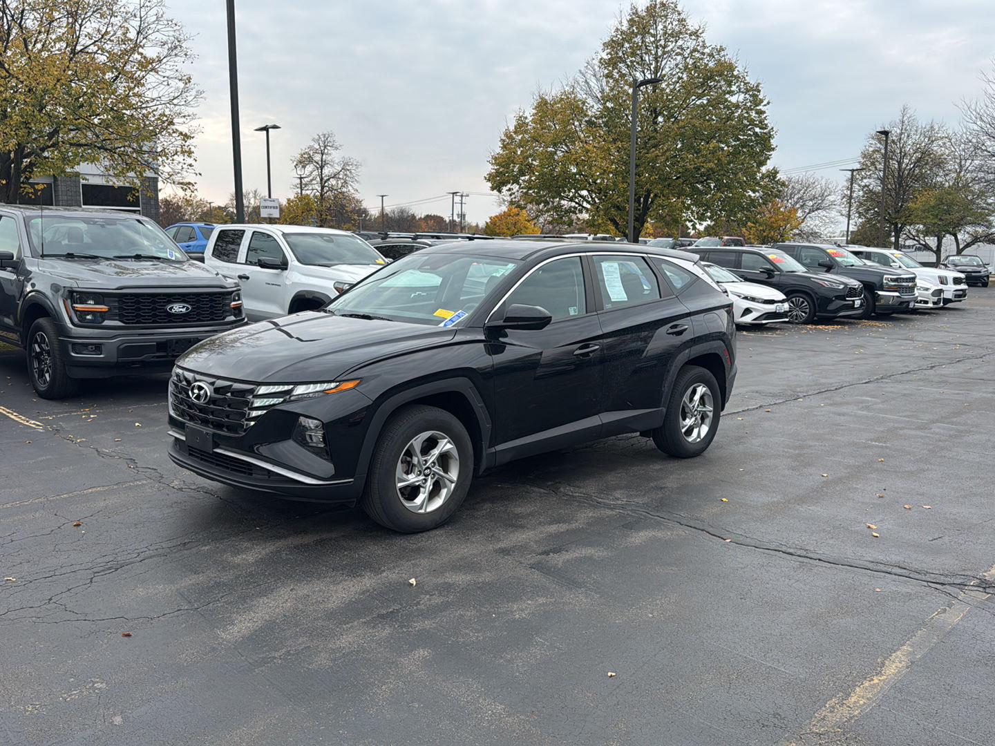 Used 2024 Black Pearl Hyundai SE image 5