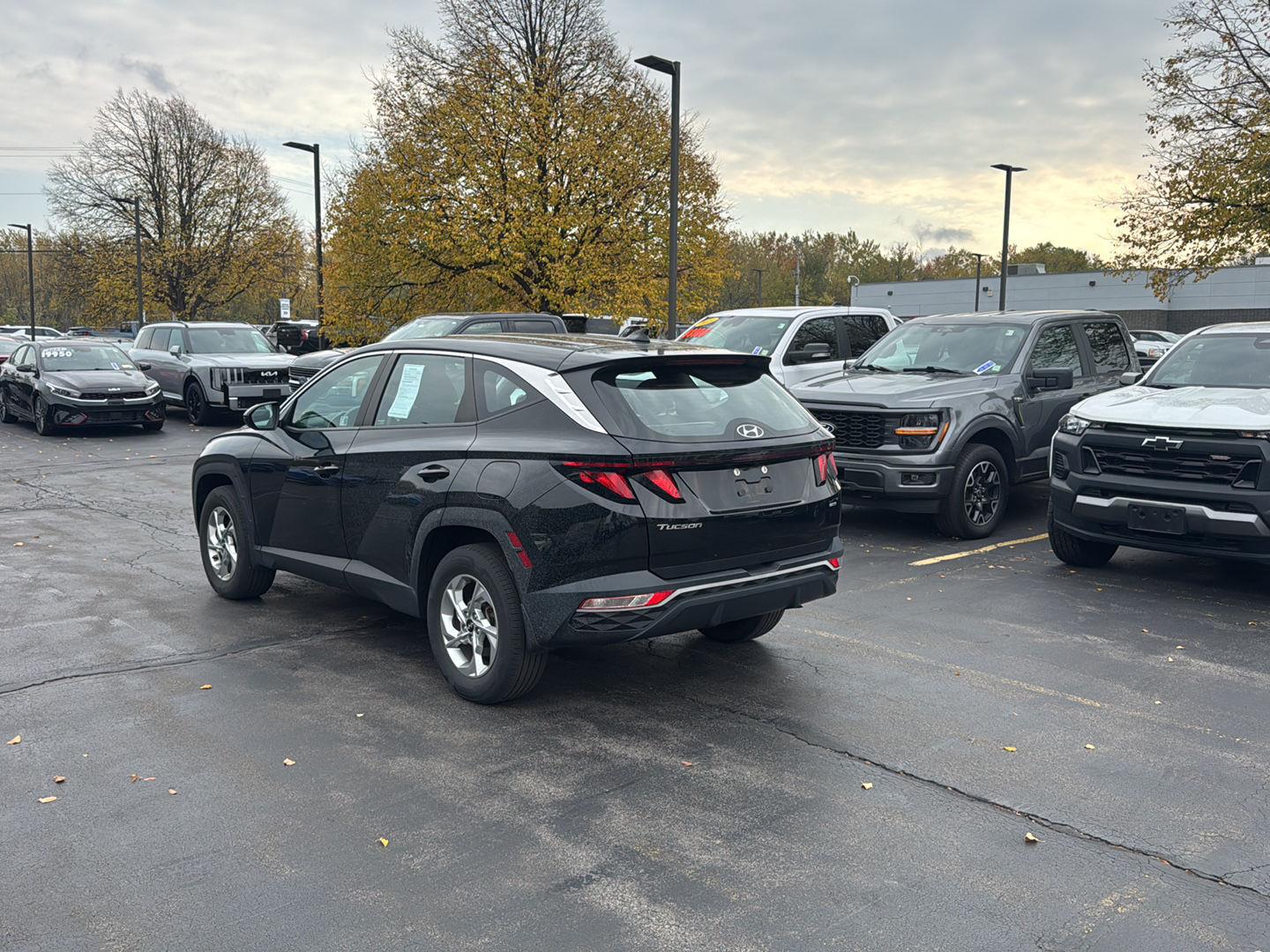 Used 2024 Black Pearl Hyundai SE image 7