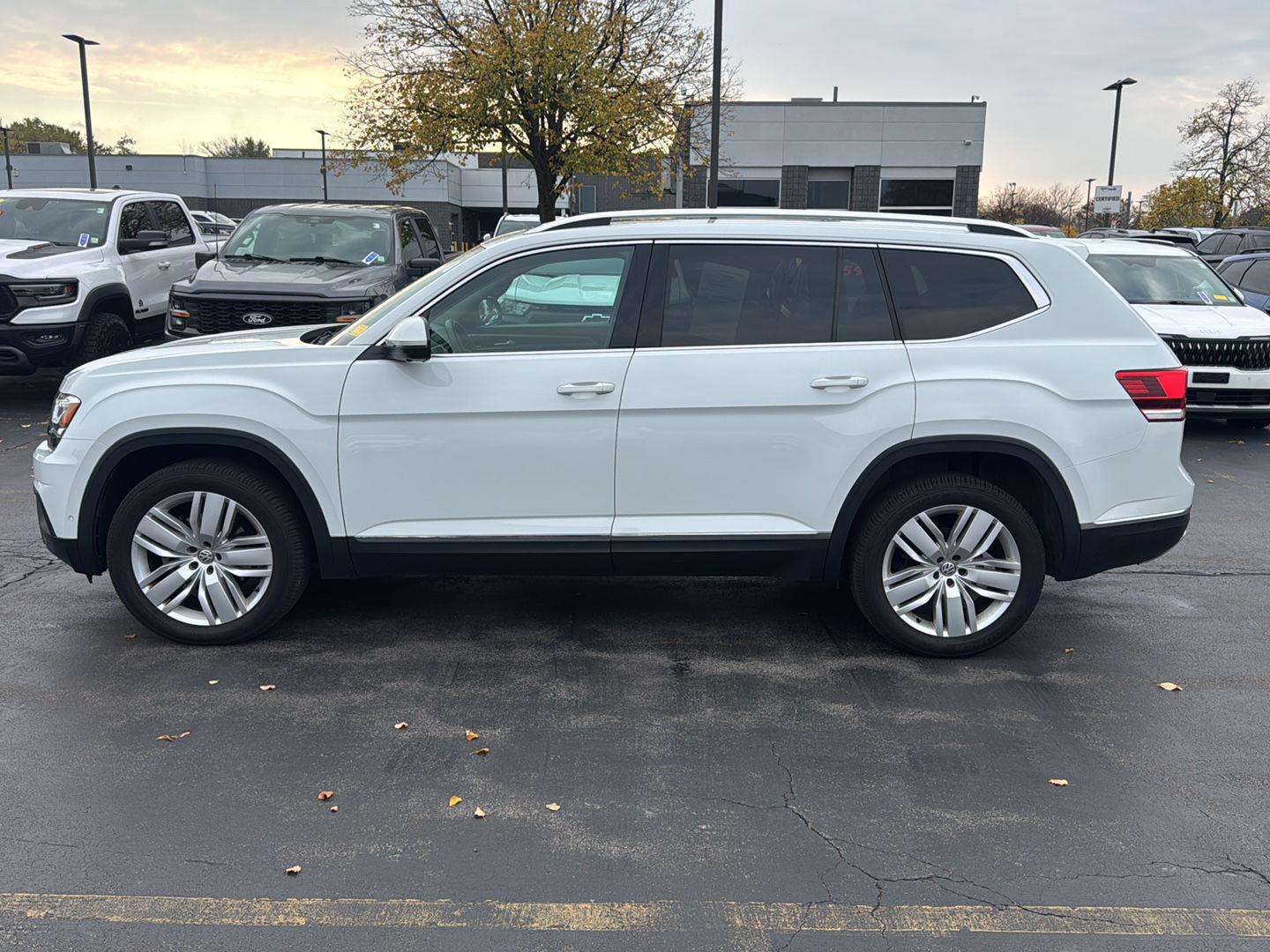 Used 2019 Wh Volkswagen  image 6