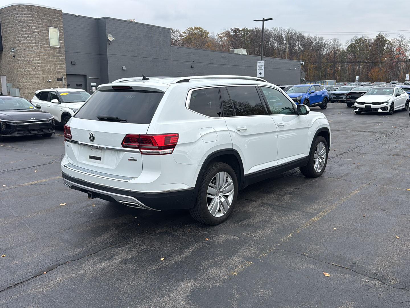 Used 2019 Wh Volkswagen  image 9