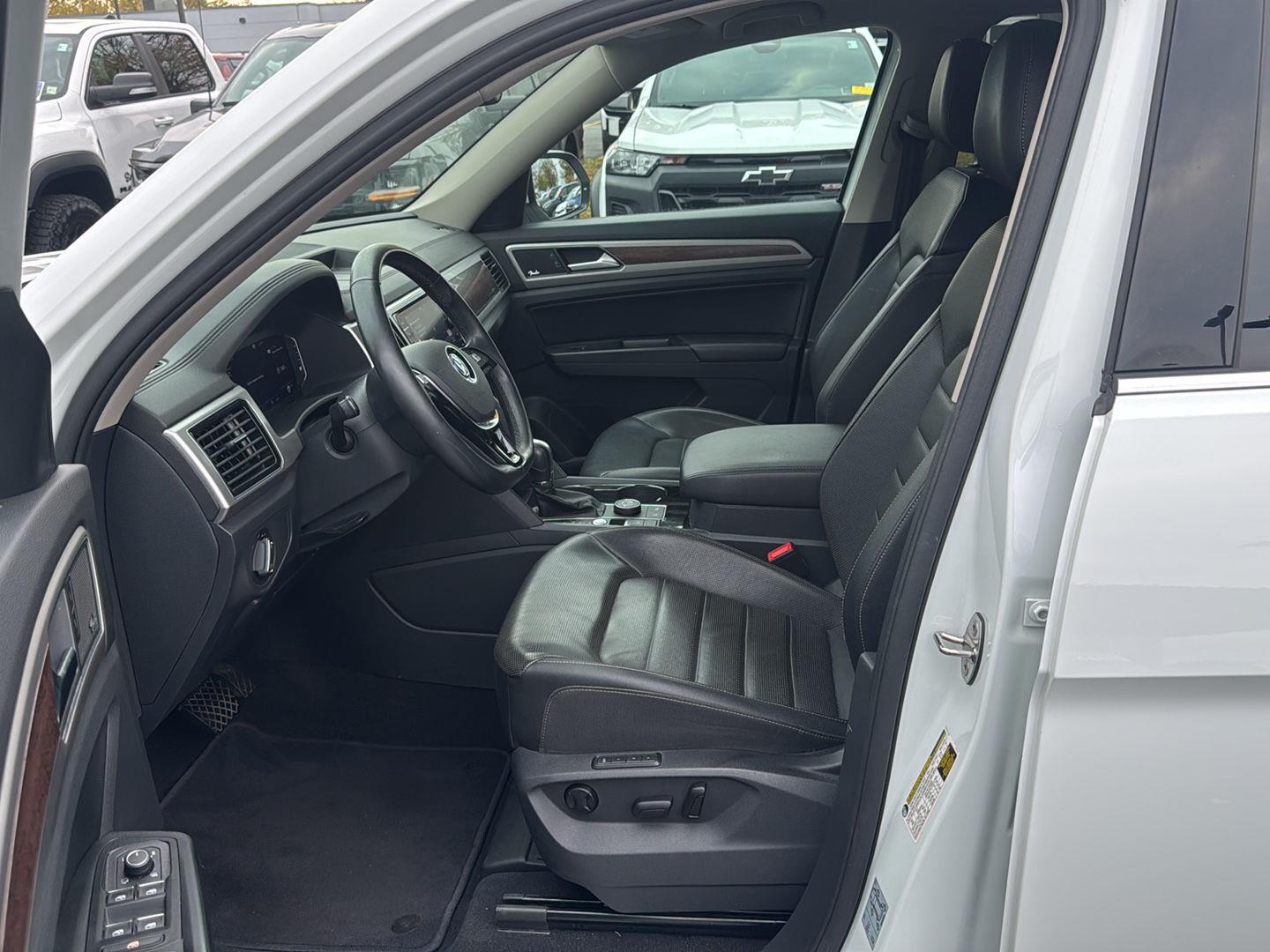 Used 2019 Wh Volkswagen  image 11