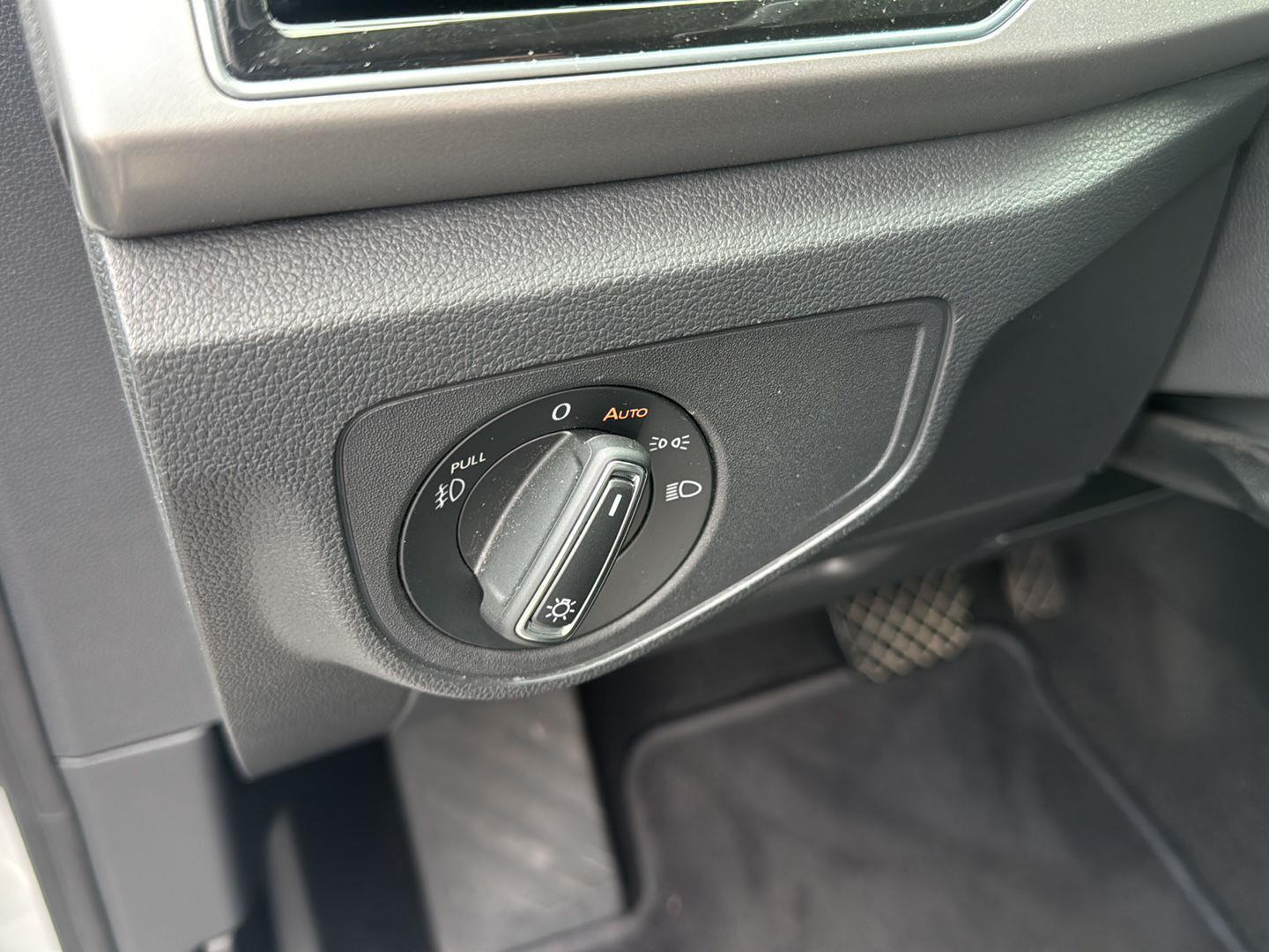 Used 2019 Wh Volkswagen  image 15