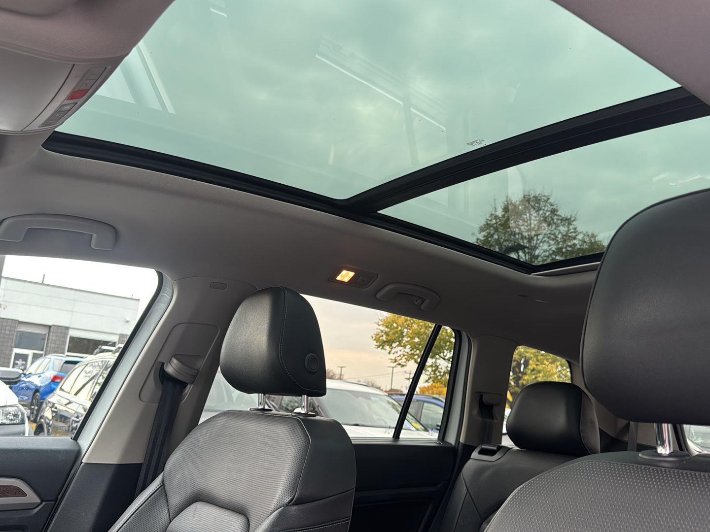 Used 2019 Wh Volkswagen  image 16