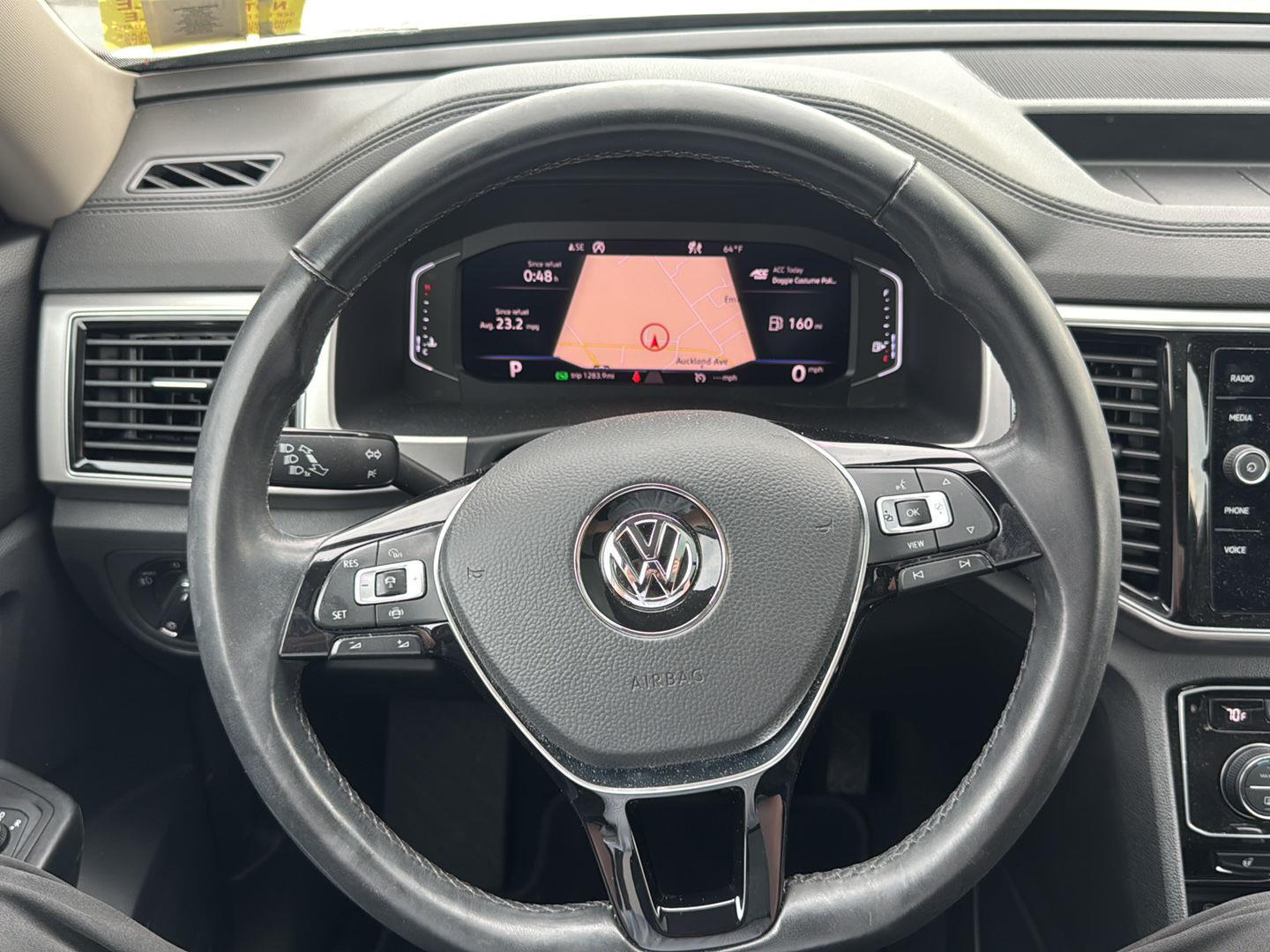 Used 2019 Wh Volkswagen  image 2