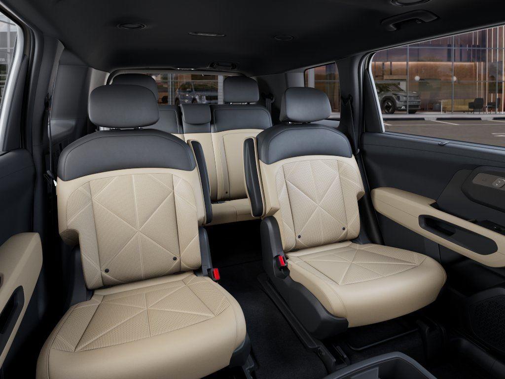 New 2027 Ivory Silver Kia EX image 16