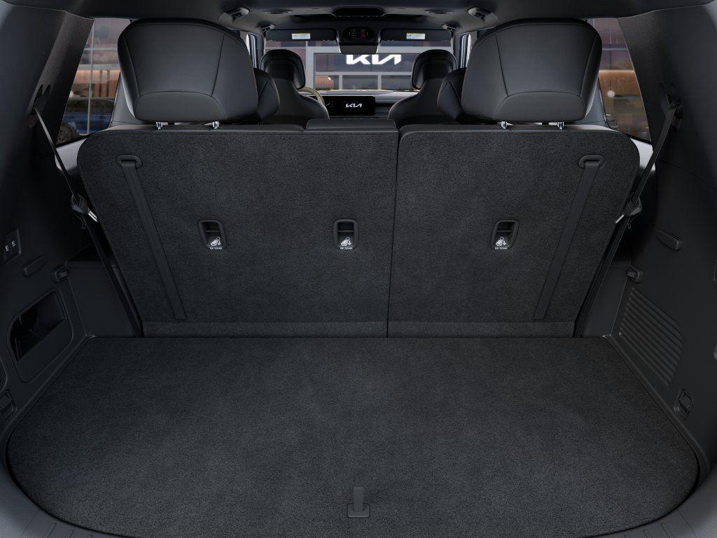 New 2027 Ivory Silver Kia EX image 19