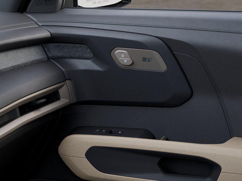 New 2027 Ivory Silver Kia EX image 25