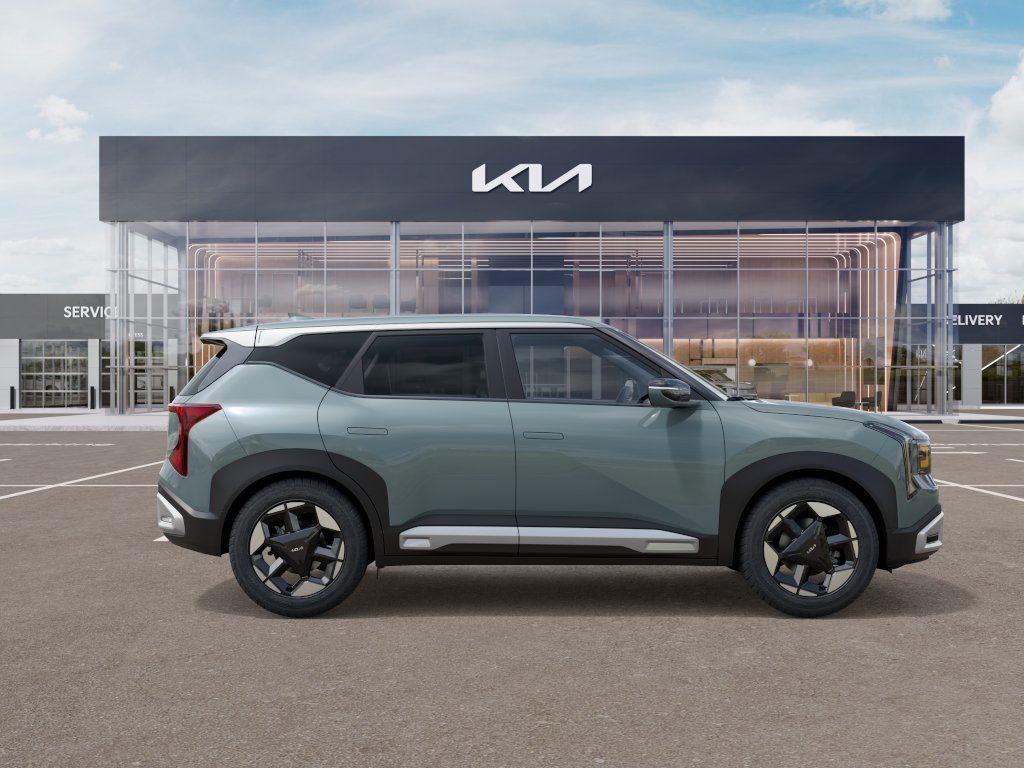 New 2027 Iceberg Green KIA  image 7