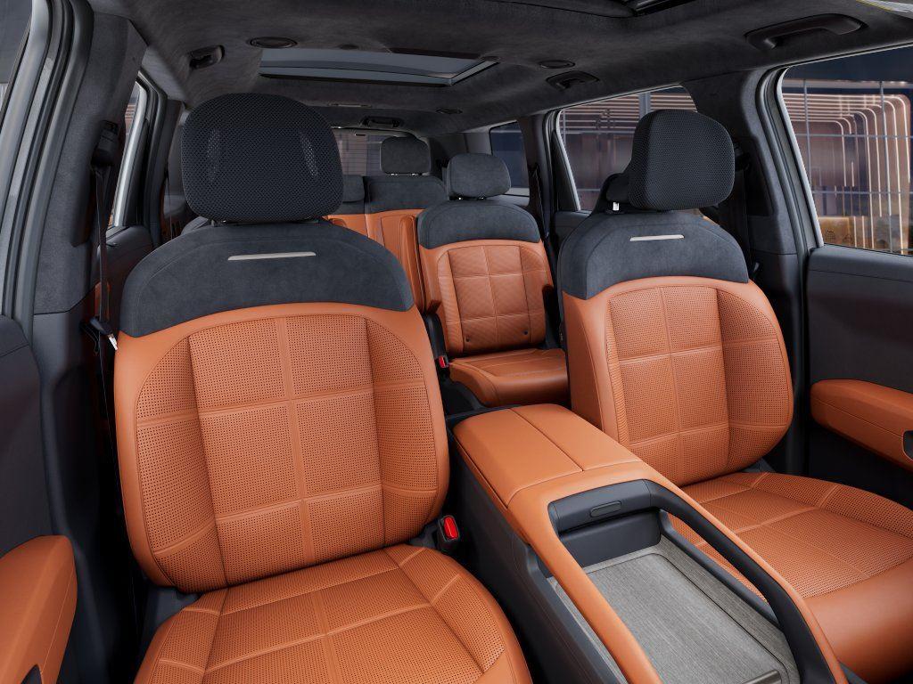 New 2027 Glacial White Pearl KIA SX Prestige image 15
