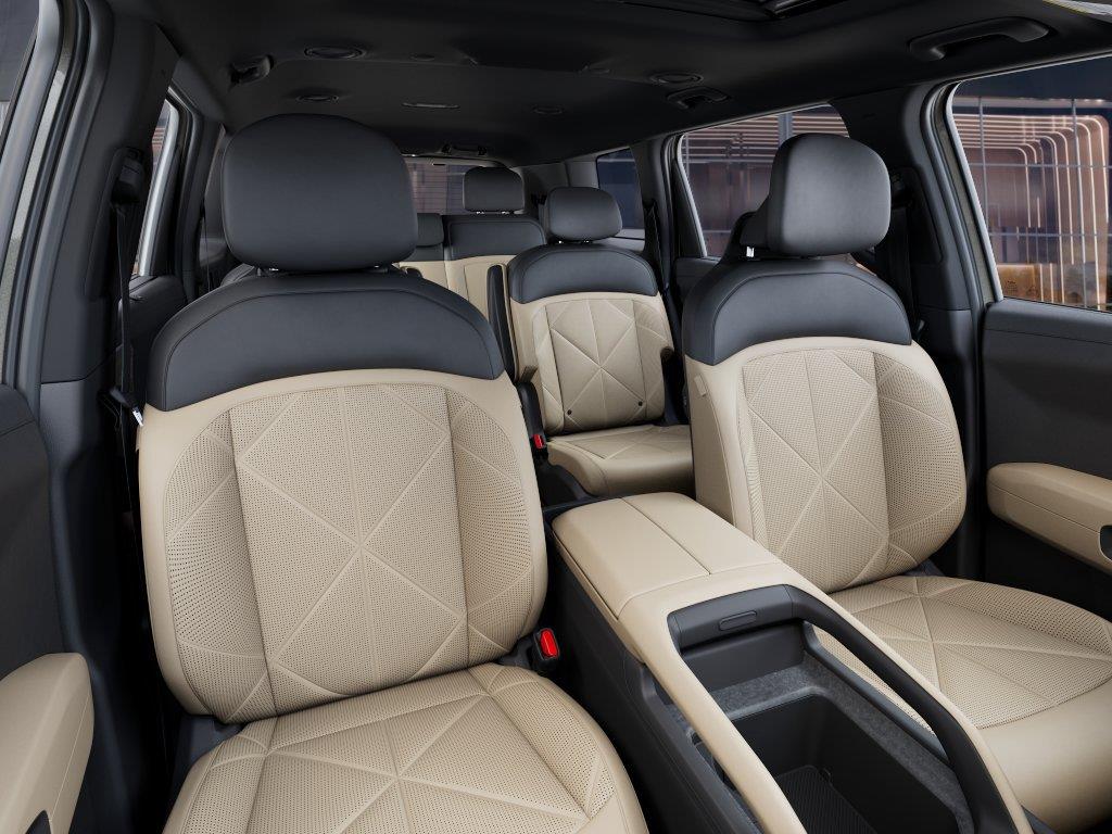 New 2027 Ivory Silver Kia EX image 15