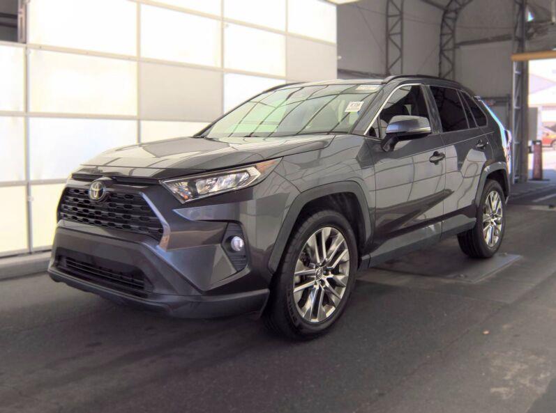 Magnetic Gray Metallic 2019 Toyota RAV4 SUV / Crossover Front-Wheel Drive Automatic