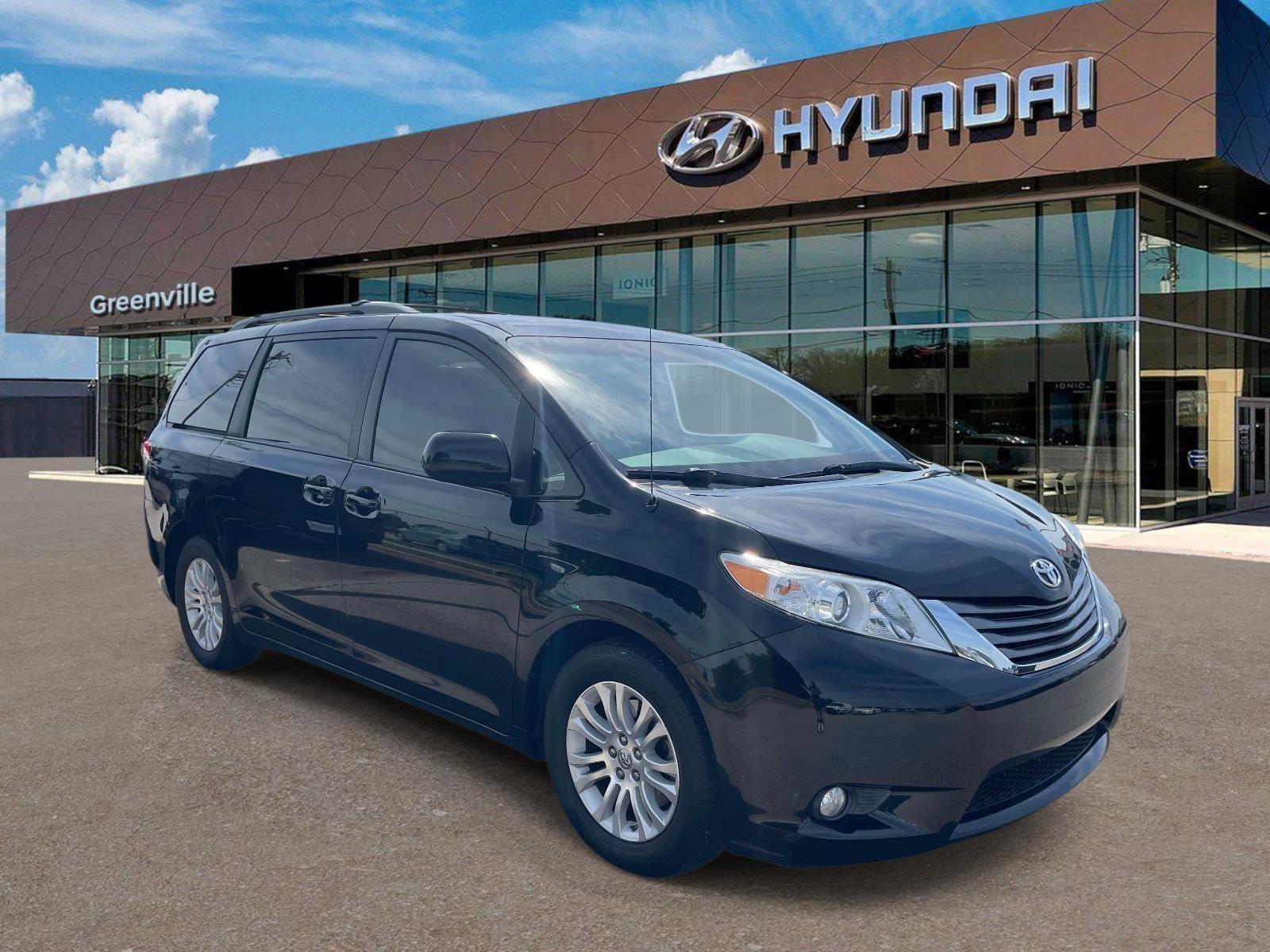  2012 Toyota Sienna XLE 7-Passenger   