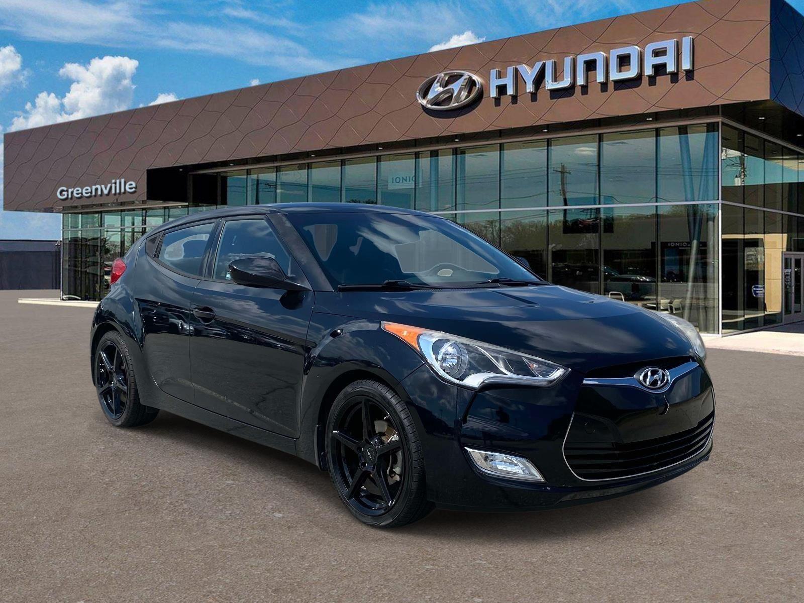 2016 Hyundai Veloster FWD with Yellow Accent Interior