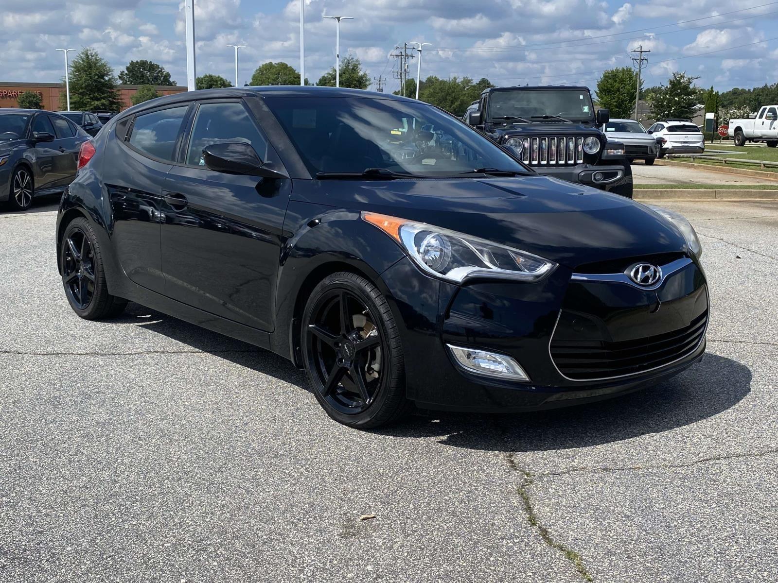  2016 Hyundai Veloster FWD with Yellow Accent Interior   